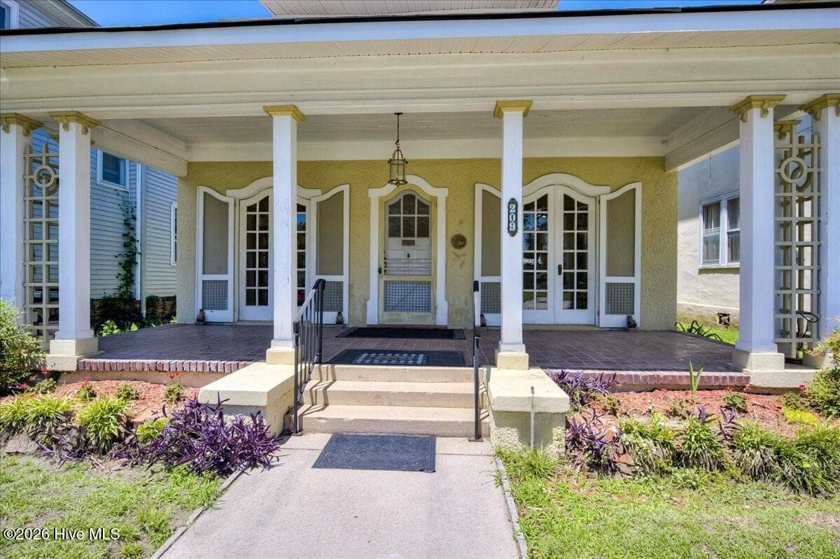 Single Family Residence at 209 Broad Street, Augusta, GA 30901, photo 2 of 41