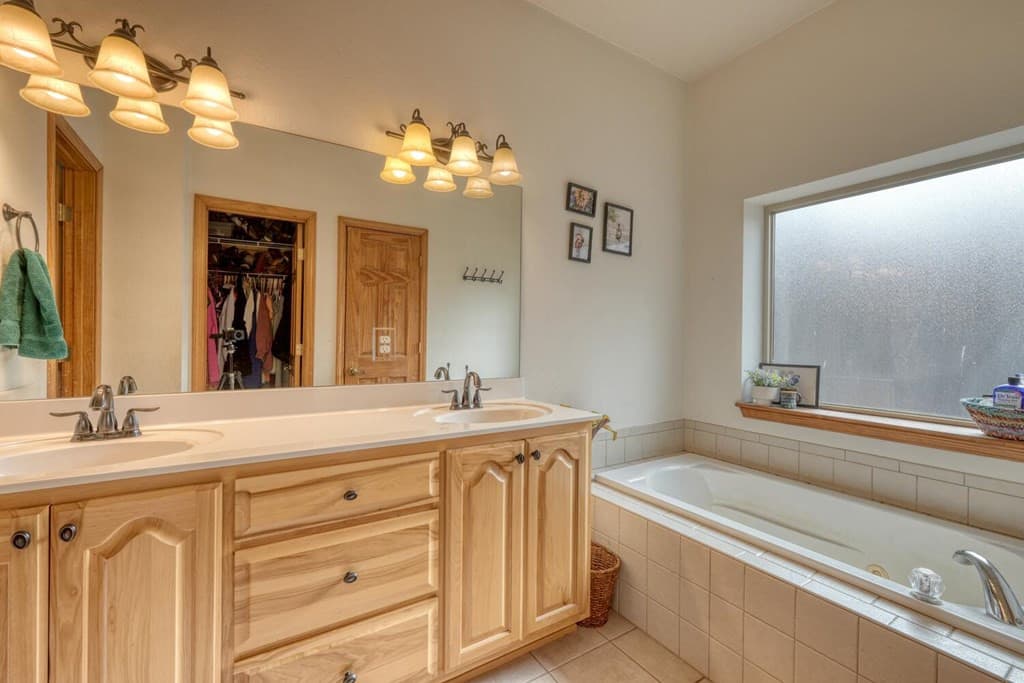 Single Family Residence at 95 Breezy Brook Lane 5, Hayesville, NC 28904, photo 11 of 35