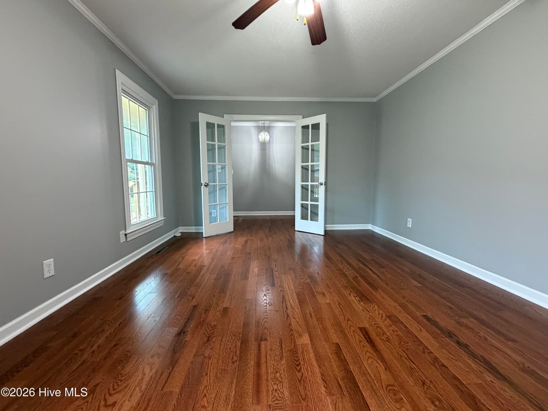 Single Family Residence at 2010 Westwood Drive, Kinston, NC 28504, photo 3 of 3