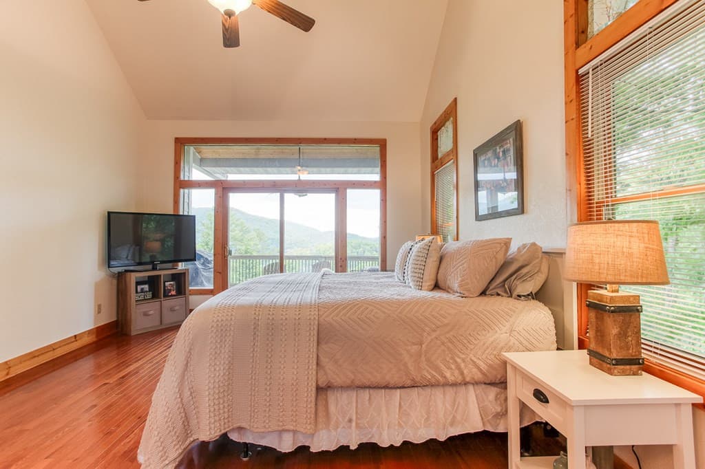 Residential at 113 Snowbird Trail, Robbinsville, NC 28771, photo 6 of 12