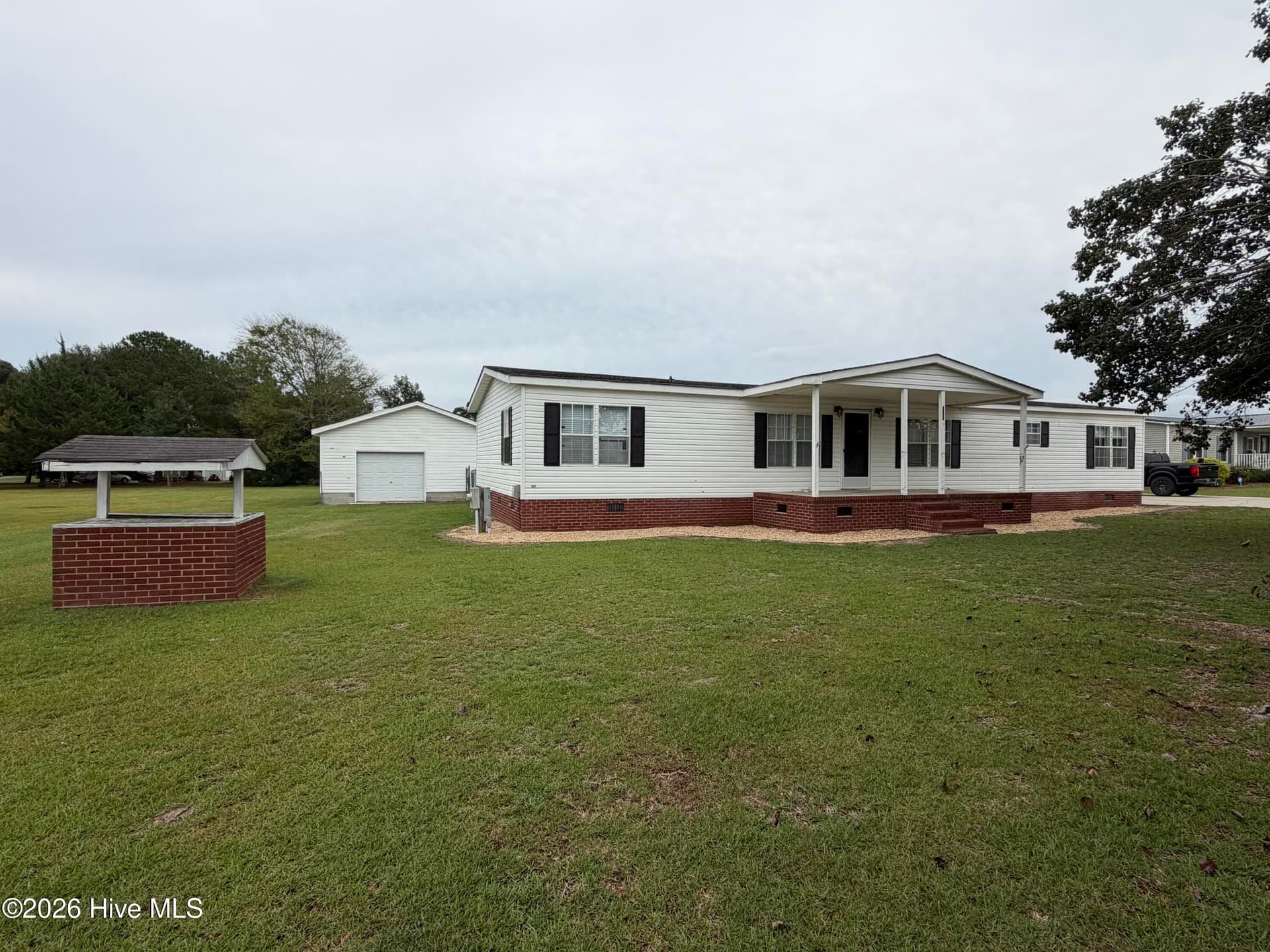 Manufactured Home at 3760 Sean Drive, La Grange, NC 28551, photo 3 of 55
