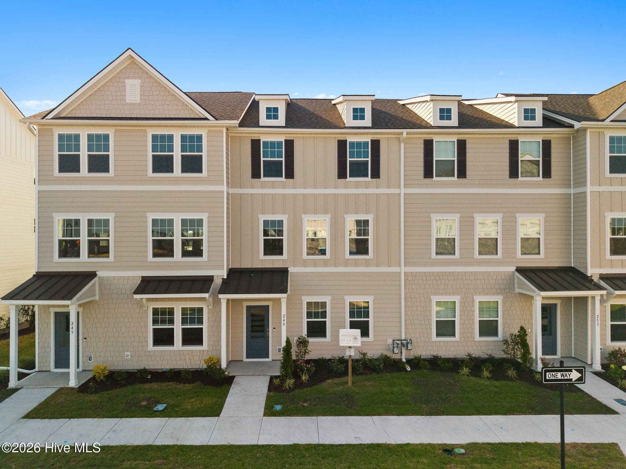 Townhouse at 249 Pelican Flight Loop, Wilmington, NC 28412, photo 2 of 66