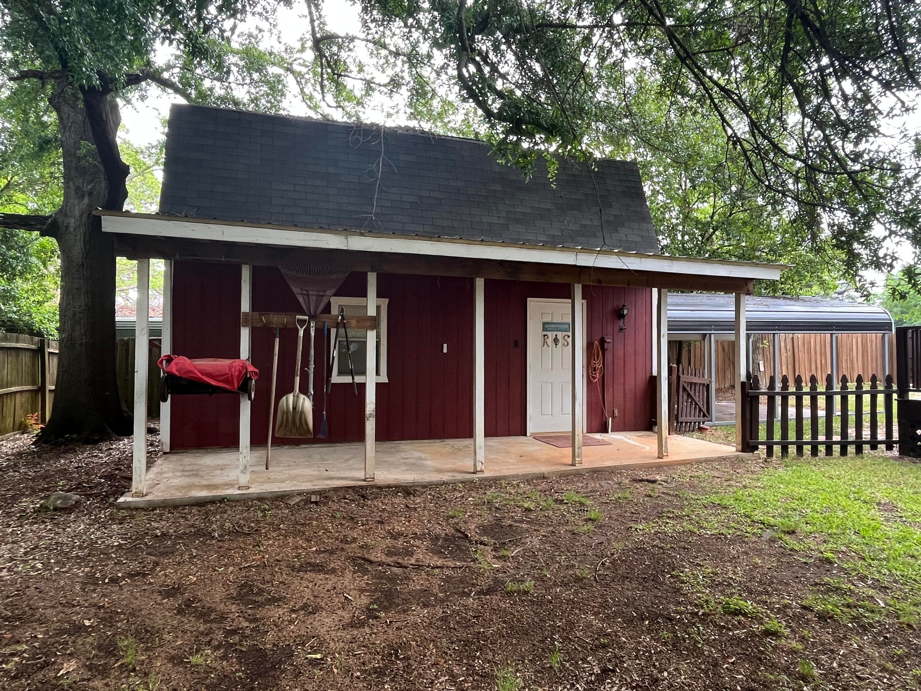 Single Family Residence at 401 W Broad Street, Louisville, GA 30434, photo 3 of 3