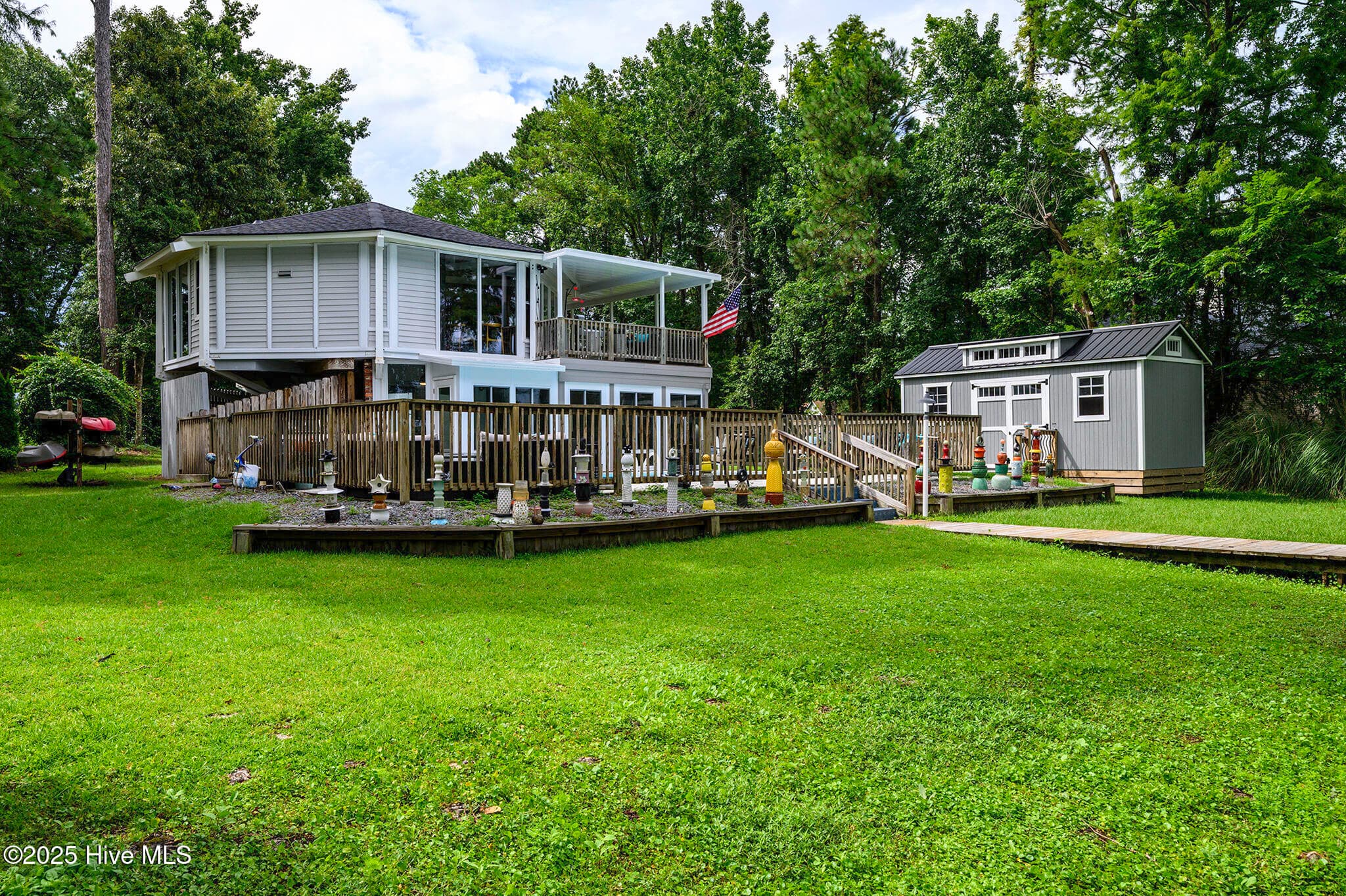 Featuring an In-ground Salt Water Pool and Detached Storage - 210 Gangplank Road, New Bern, NC 28562
