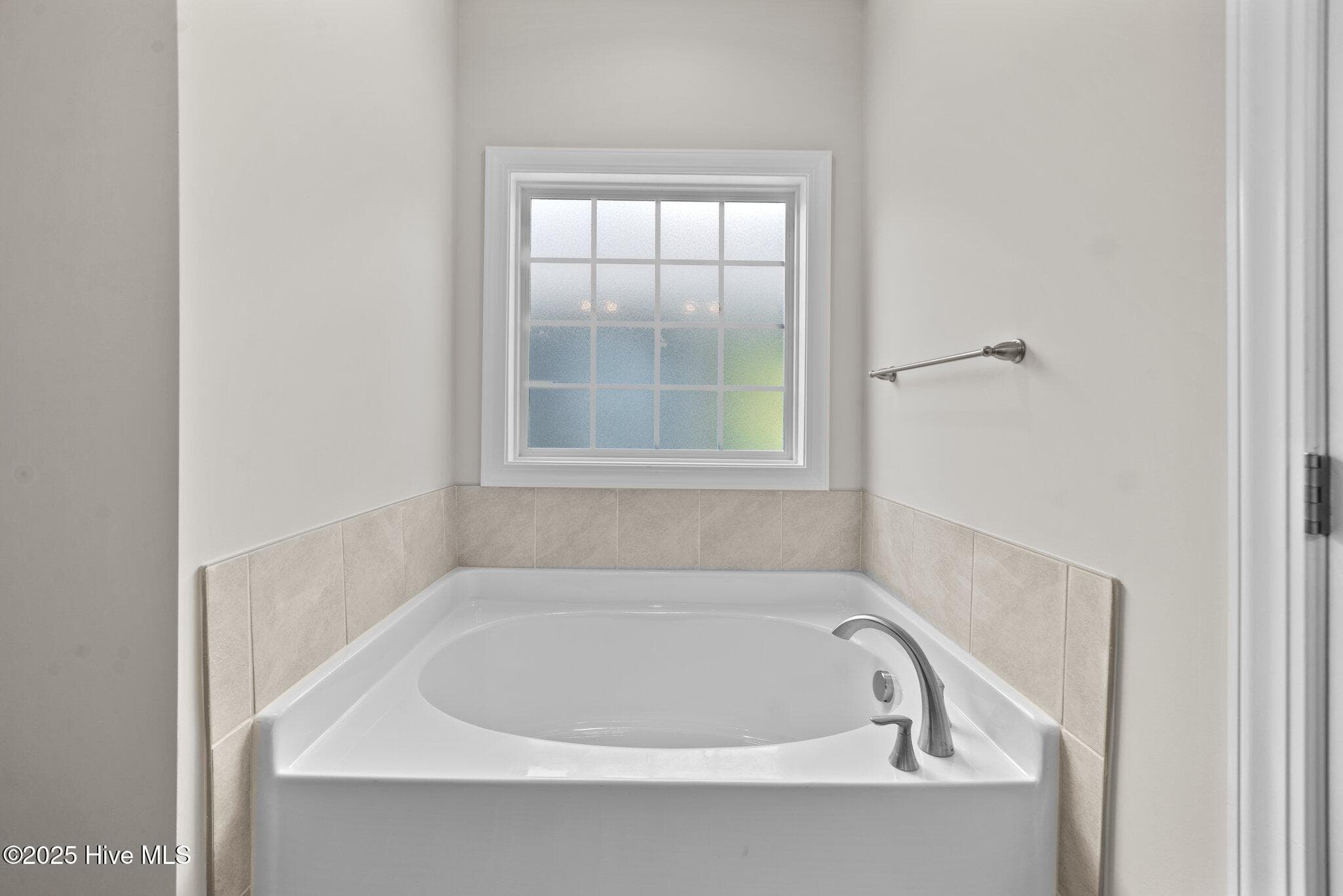 Photo of similar home - 3209 Honeysuckle Drive, Winterville, NC 28590