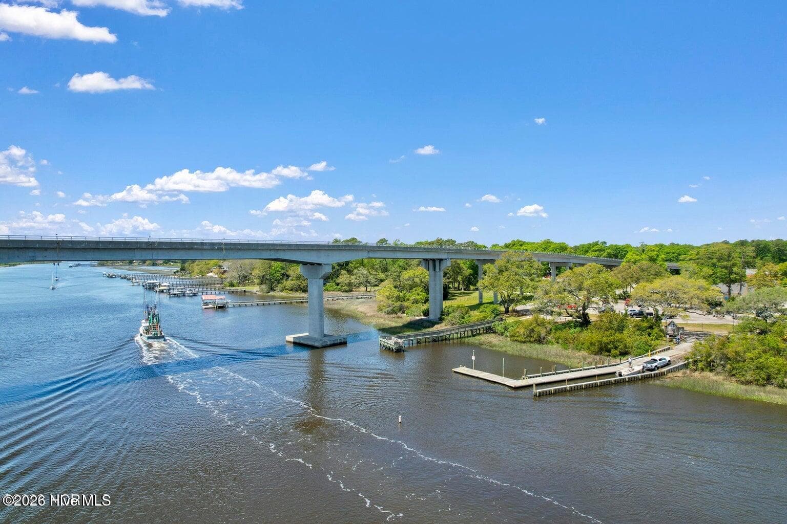 Sunset Beach, waterfront park, boat launch, shopping, dining, markets - 10+/- minutes - 1324 Harbour Watch SW, Calabash, NC 28467