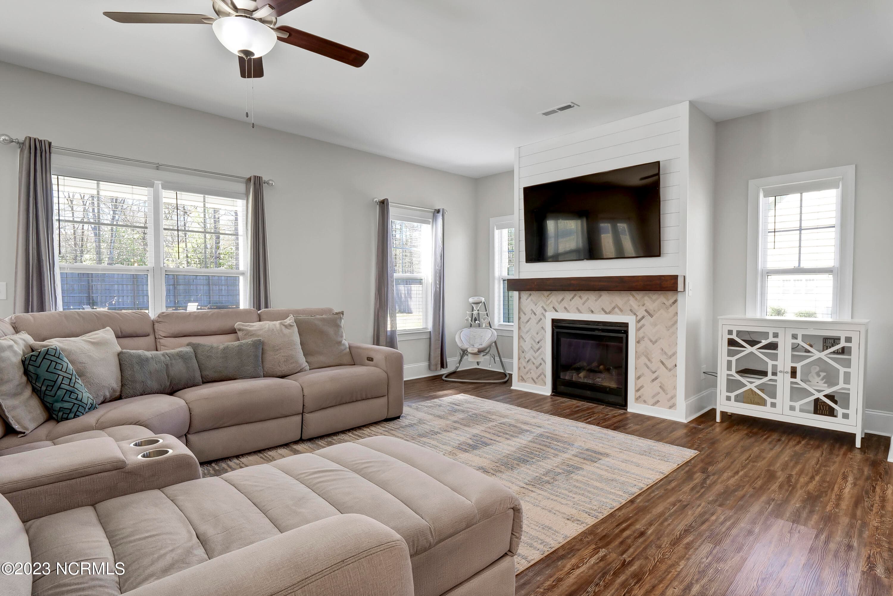 Single Family Residence at 413 Canter Crest Road, Hampstead, NC 28443, photo 22 of 106