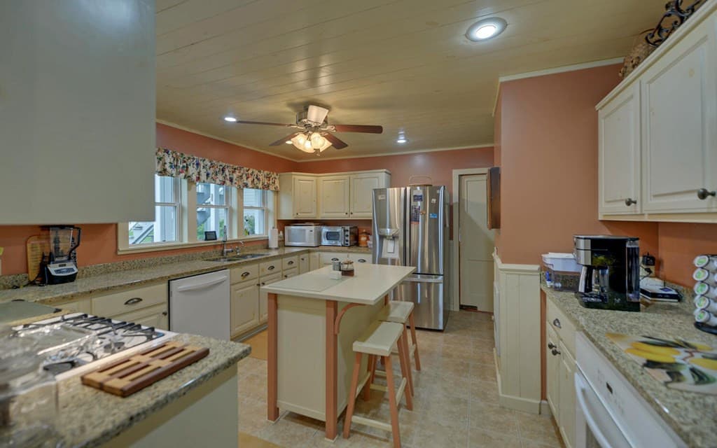Single Family Residence at 1082 Valley River Avenue, Murphy, NC 28906, photo 2 of 2