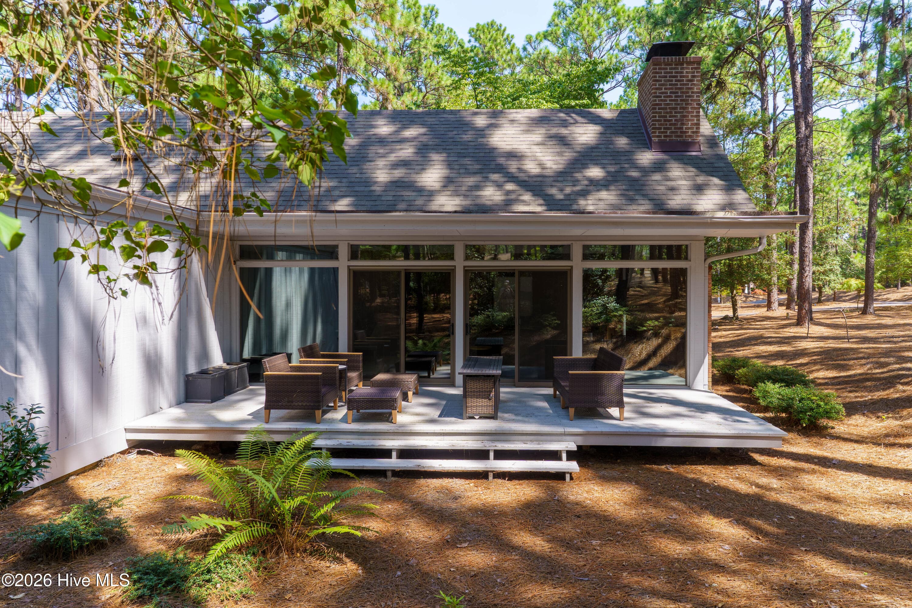 Single Family Residence at 20 Pine Valley Circle, Pinehurst, NC 28374, photo 3 of 4