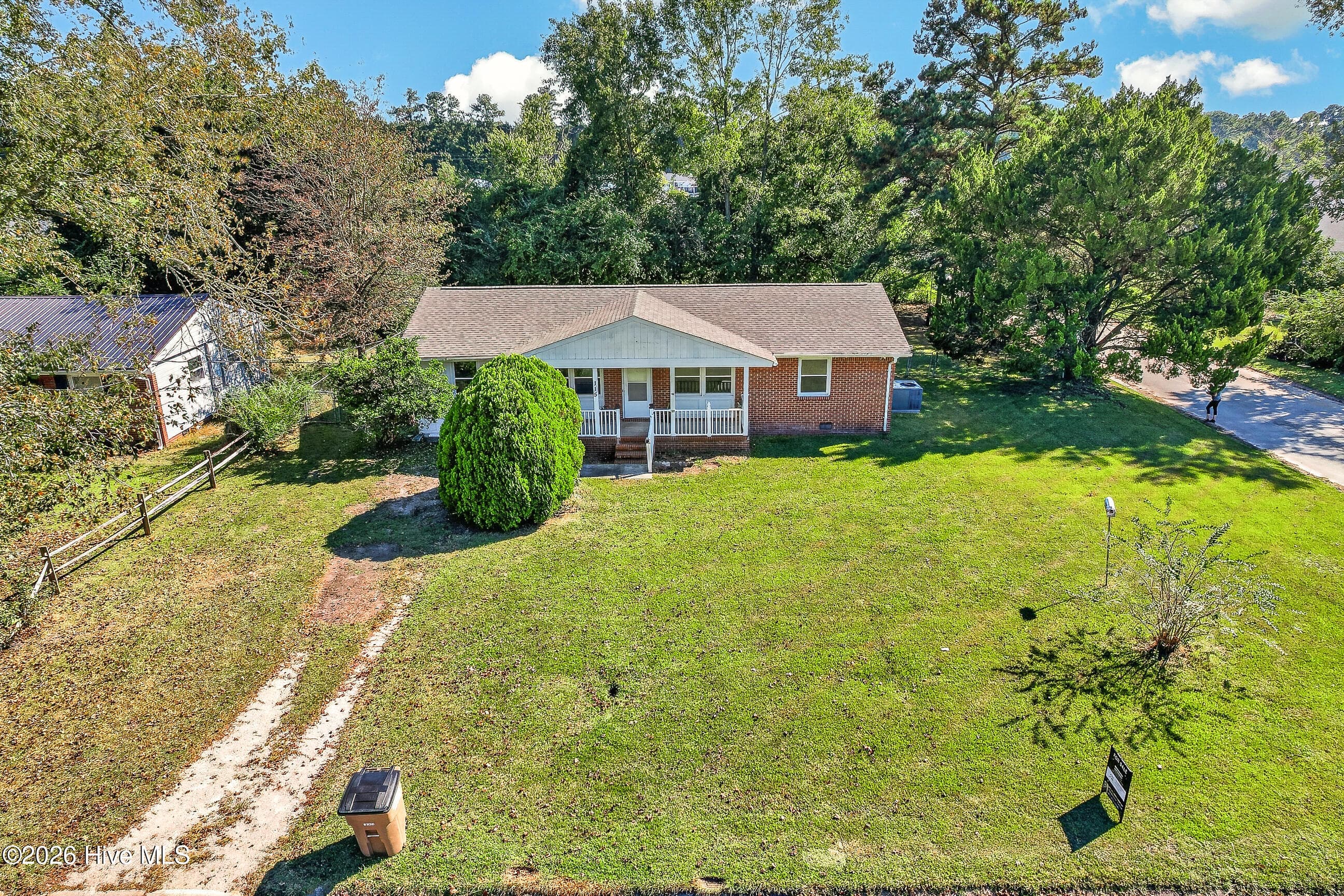 Single Family Residence at 115 Shamrock Drive, Jacksonville, NC 28540, photo 27 of 38