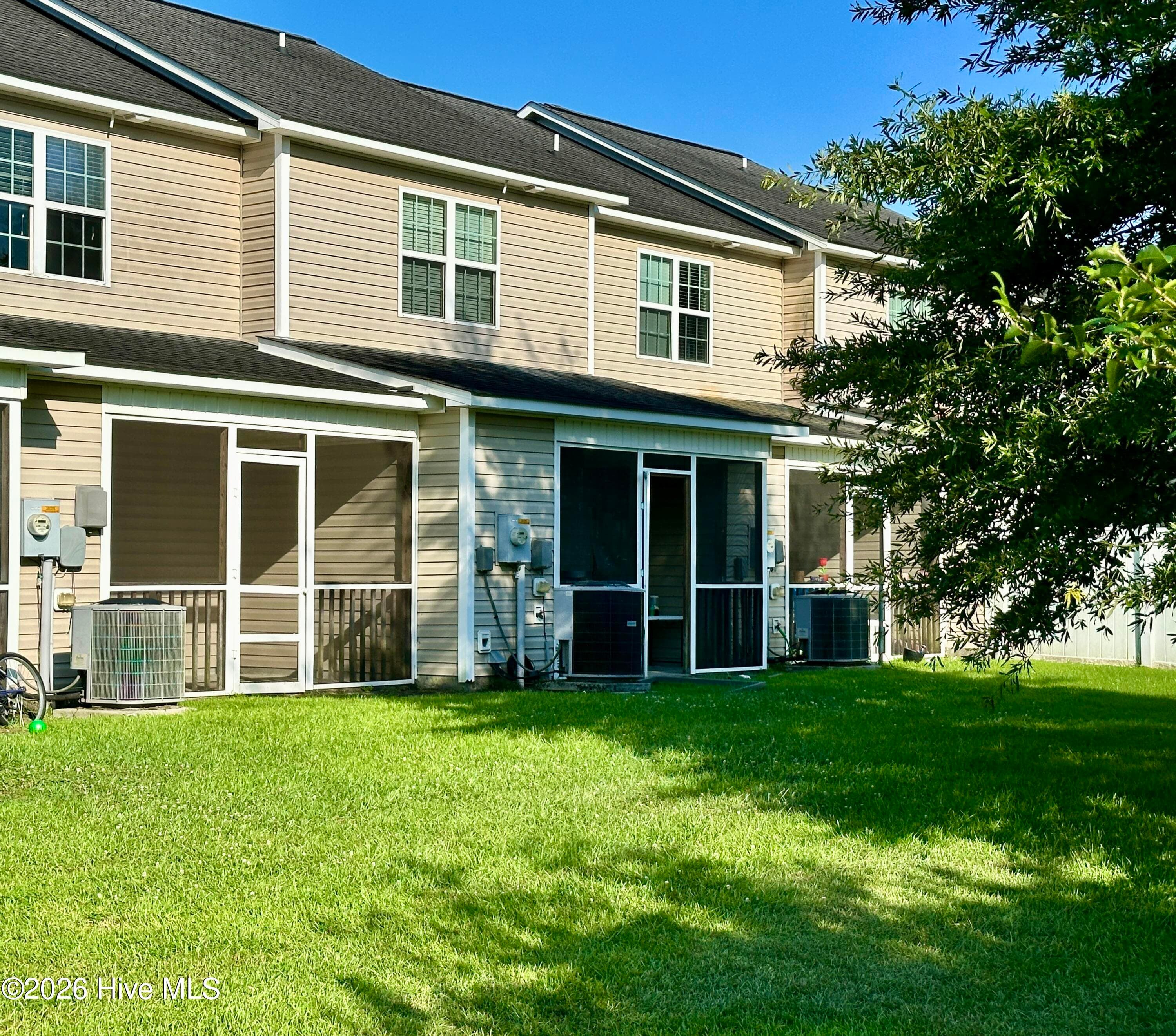Townhouse at 402 Caldwell Loop, Jacksonville, NC 28546, photo 25 of 27