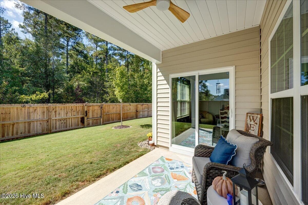 Single Family Residence at 2010 Montford Drive, New Bern, NC 28562, photo 12 of 53