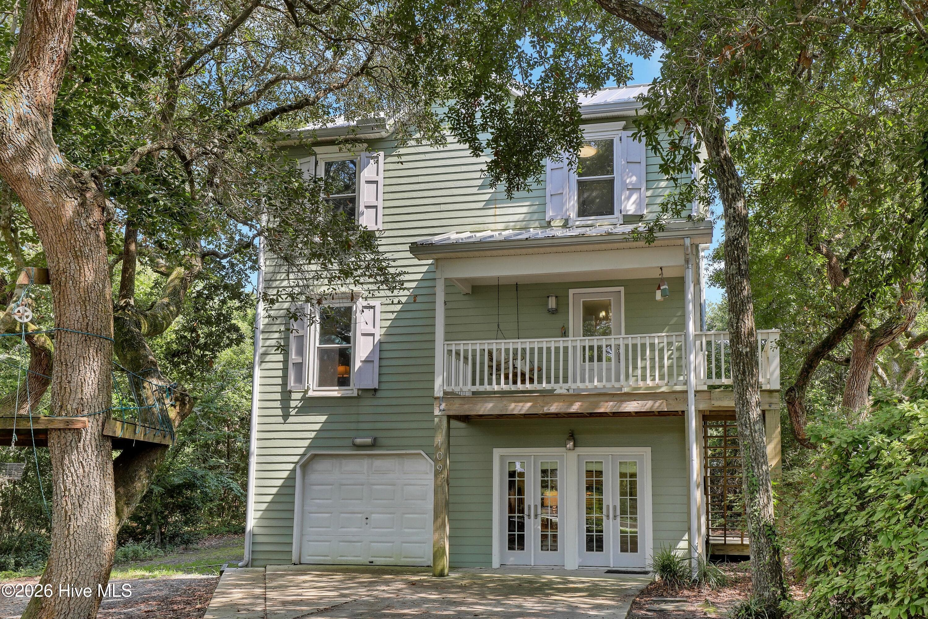 Single Family Residence at 109 Sea Urchin Court, Surf City, NC 28445, photo 2 of 49