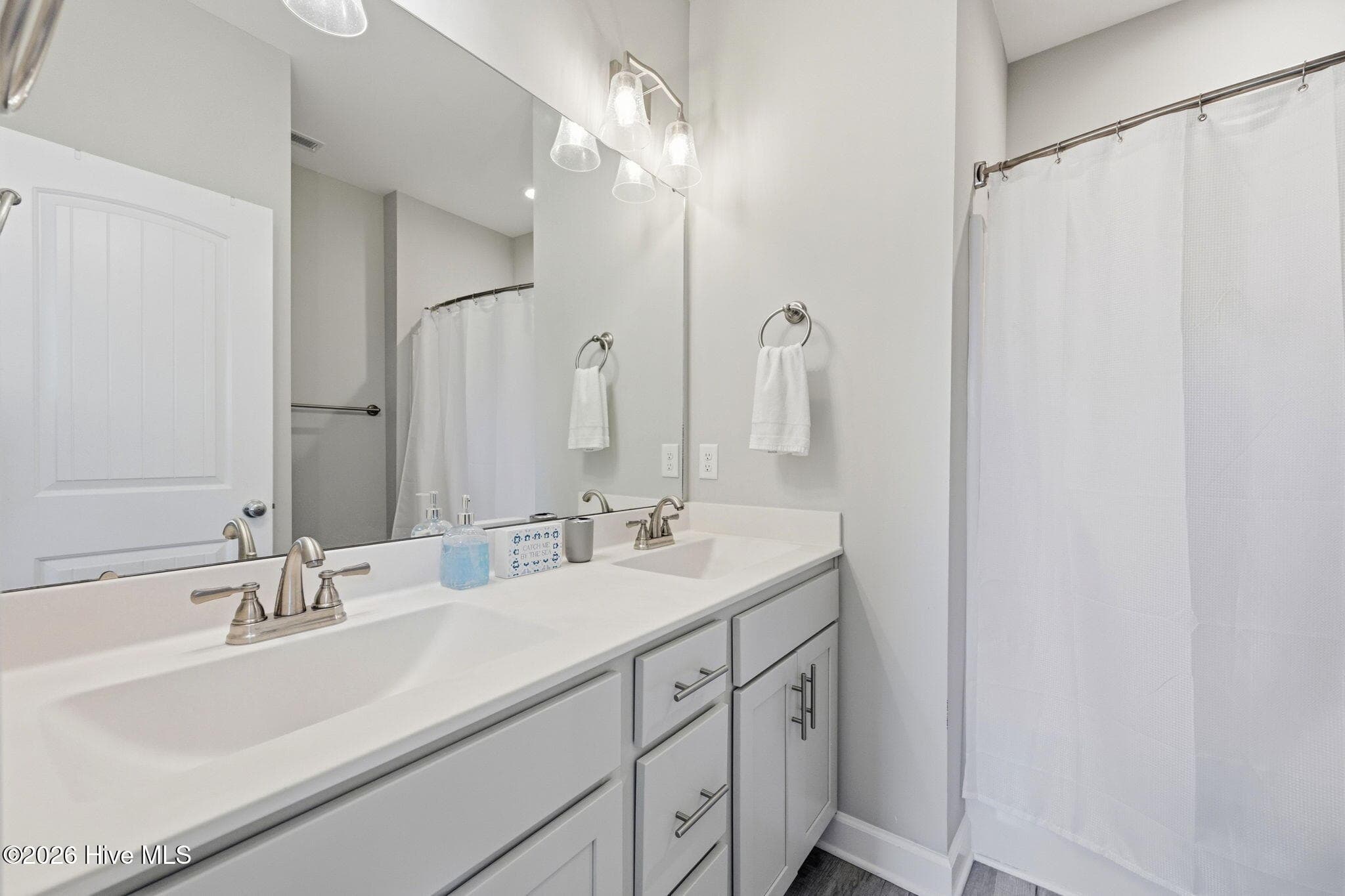 Townhouse at 124 Sea Gull Lane, North Topsail Beach, NC 28460, photo 29 of 48