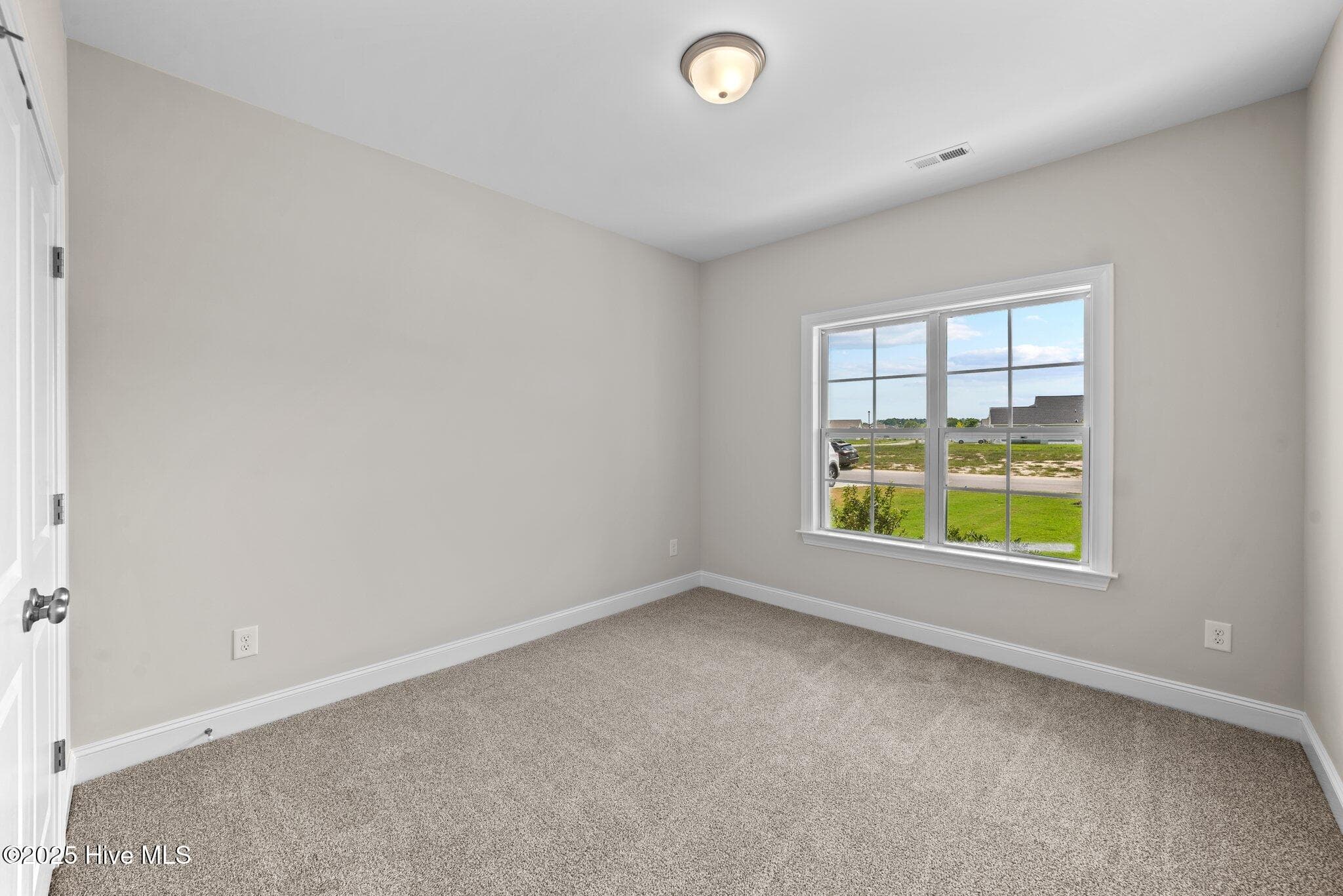 Photo of similar home - 3209 Honeysuckle Drive, Winterville, NC 28590