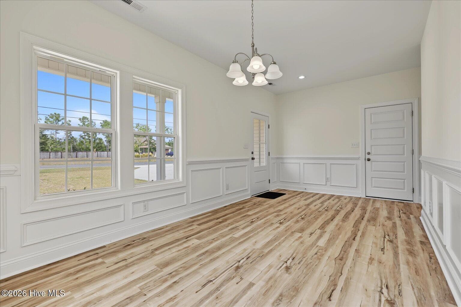 Single Family Residence at 467 Fowler Manning Road, Richlands, NC 28574, photo 8 of 49