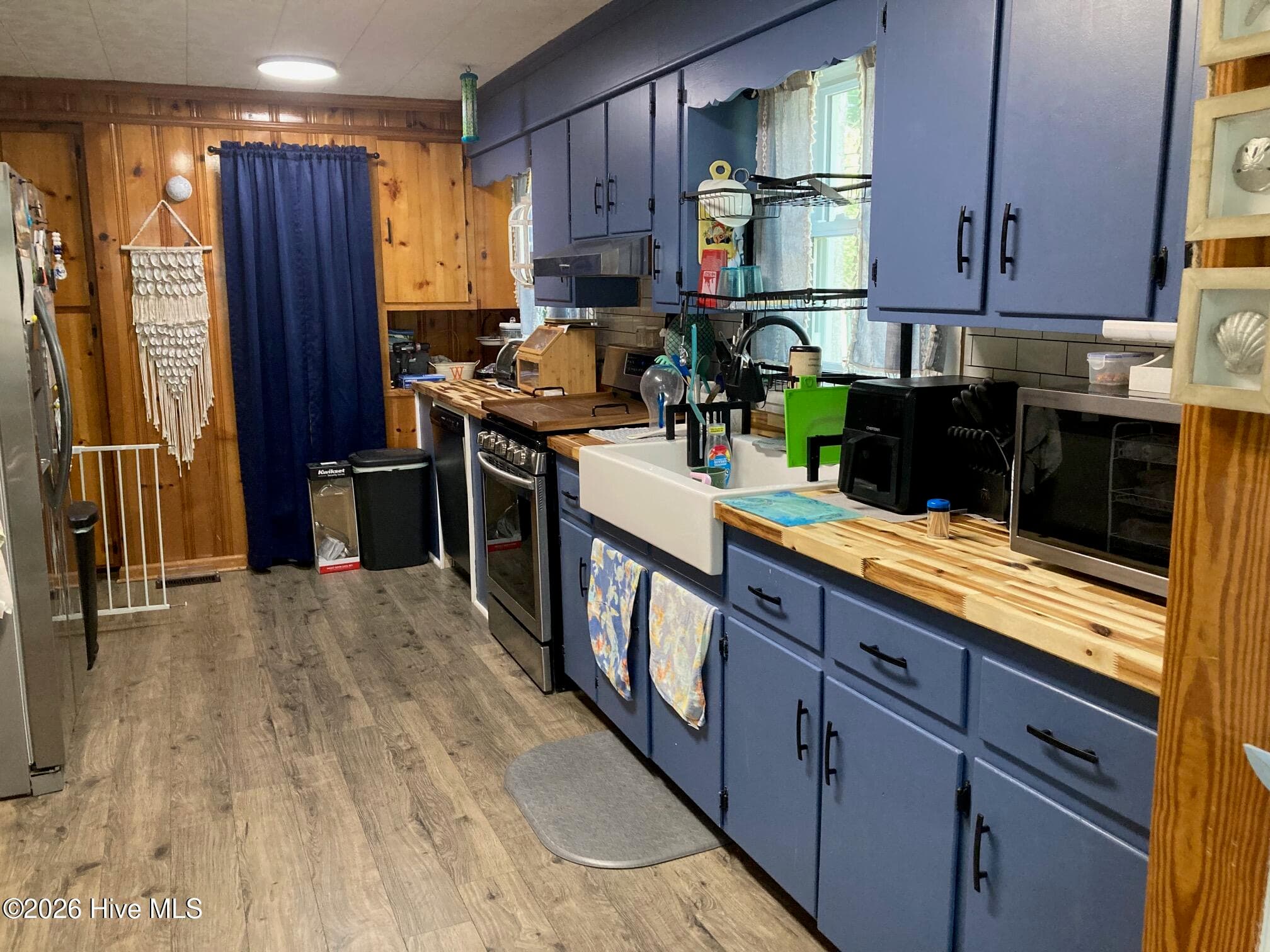 Single Family Residence at 303 E 11th Street, Washington, NC 27889, photo 6 of 163