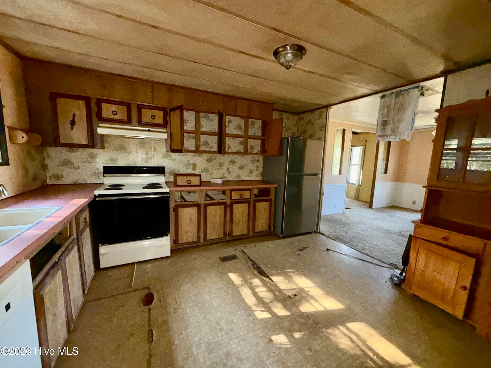 Manufactured Home at 9559 S Us 17 Highway S, Chocowinity, NC 27817, photo 4 of 9