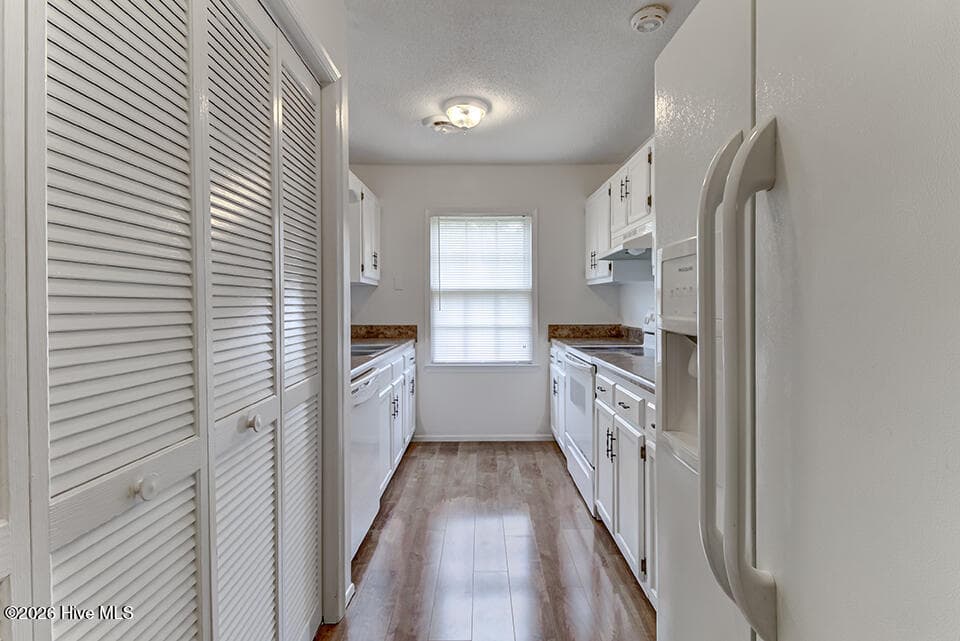 Townhouse at 4908 Marlin Court, Wilmington, NC 28403, photo 6 of 48