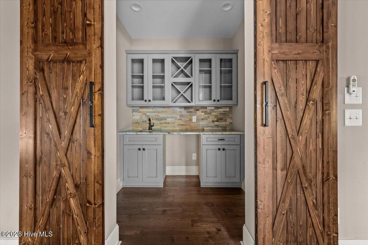 wet bar - 102 Gilbert Court, Pinehurst, NC 28374