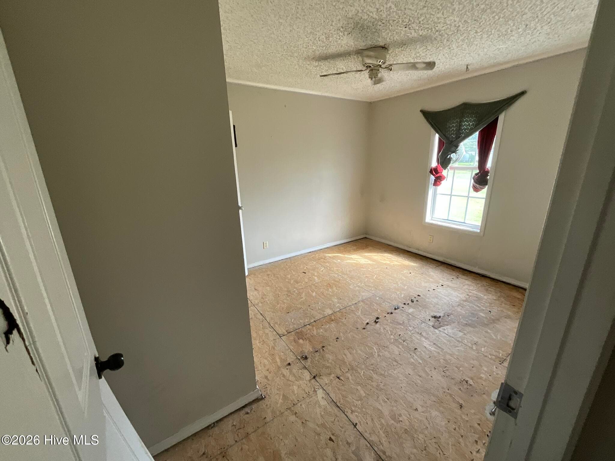 Manufactured Home at 102 Cypress Knee Drive, Richlands, NC 28574, Richlands, photo 8 of 18