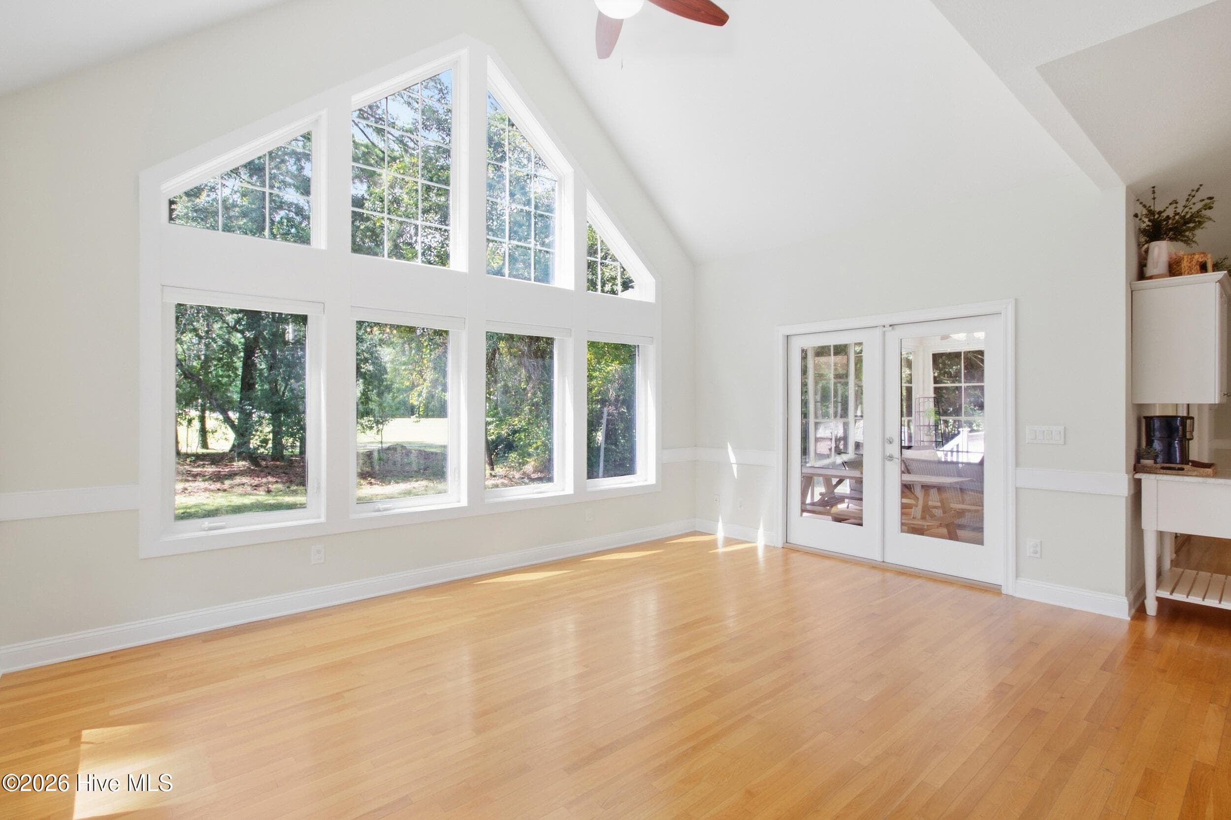 Dining - 920 Crooked Creek Drive, New Bern, NC 28560