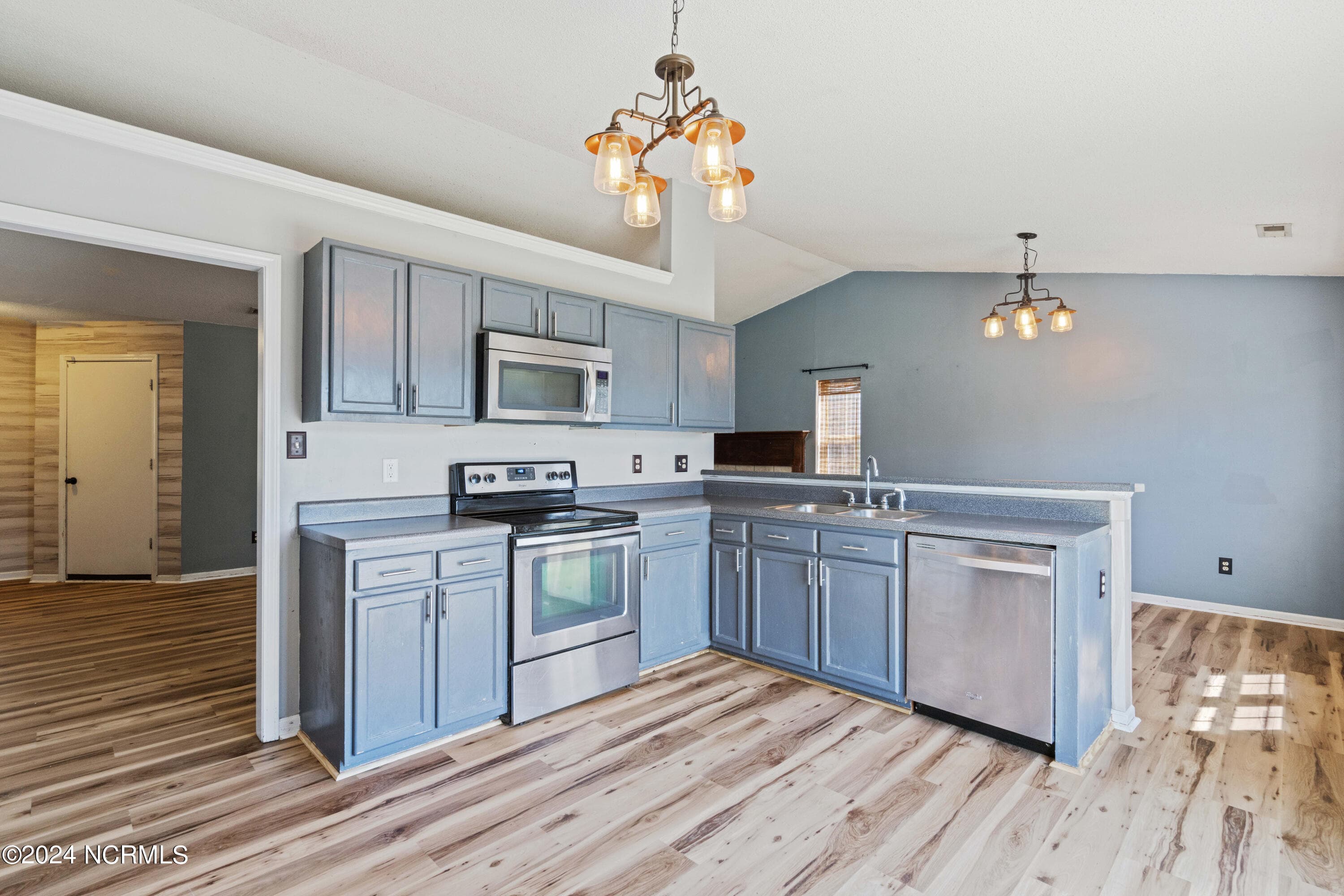 Single Family Residence at 251 Bannermans Mill Road, Richlands, NC 28574, photo 8 of 19