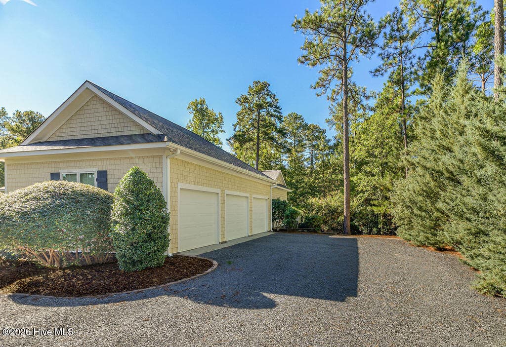 Single Family Residence at 43 Ridgeland Street, Pinehurst, NC 28374, photo 3 of 89