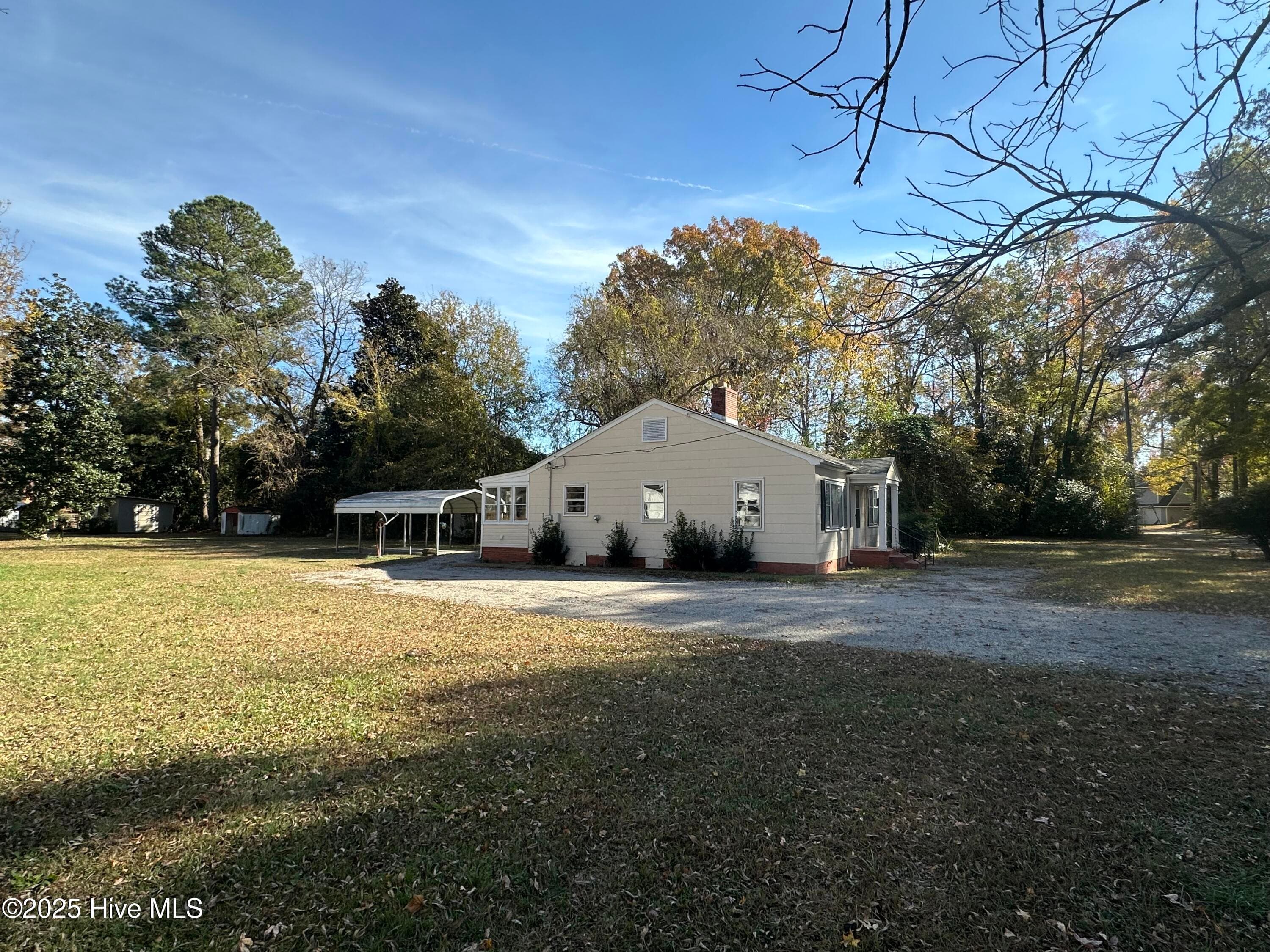 Single Family Residence at 412 Lanoca Avenue, Laurinburg, NC 28352, photo 8 of 24