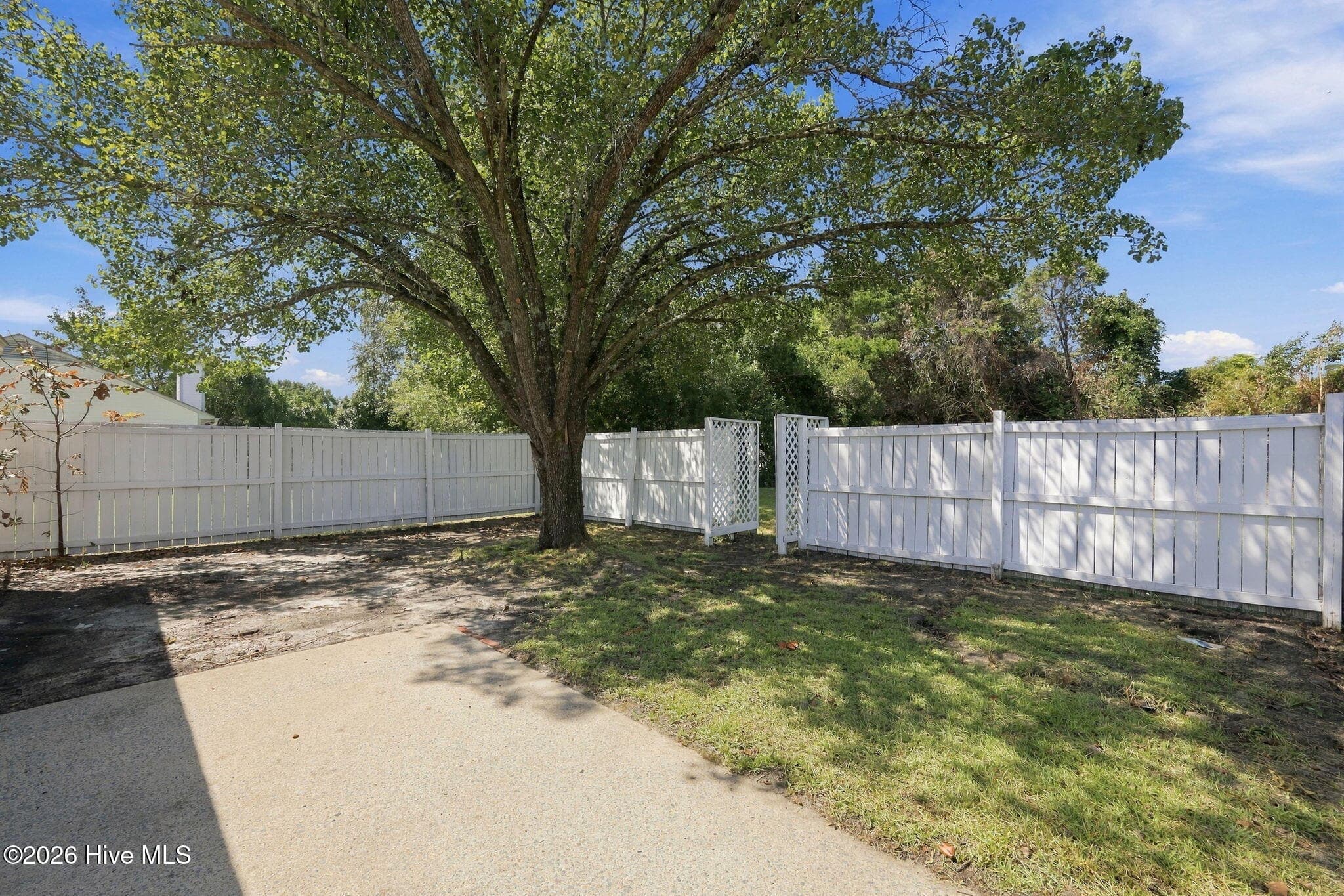 Single Family Residence at 4511 Rivershore Drive, New Bern, NC 28560, photo 14 of 52