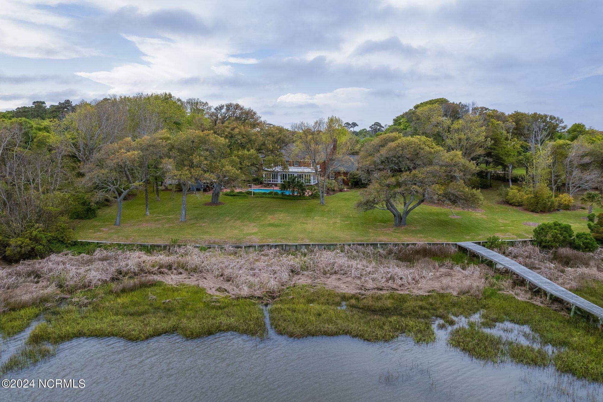 Single Family Residence at 130 Harbour Drive, Hubert, NC 28539, photo 2 of 4