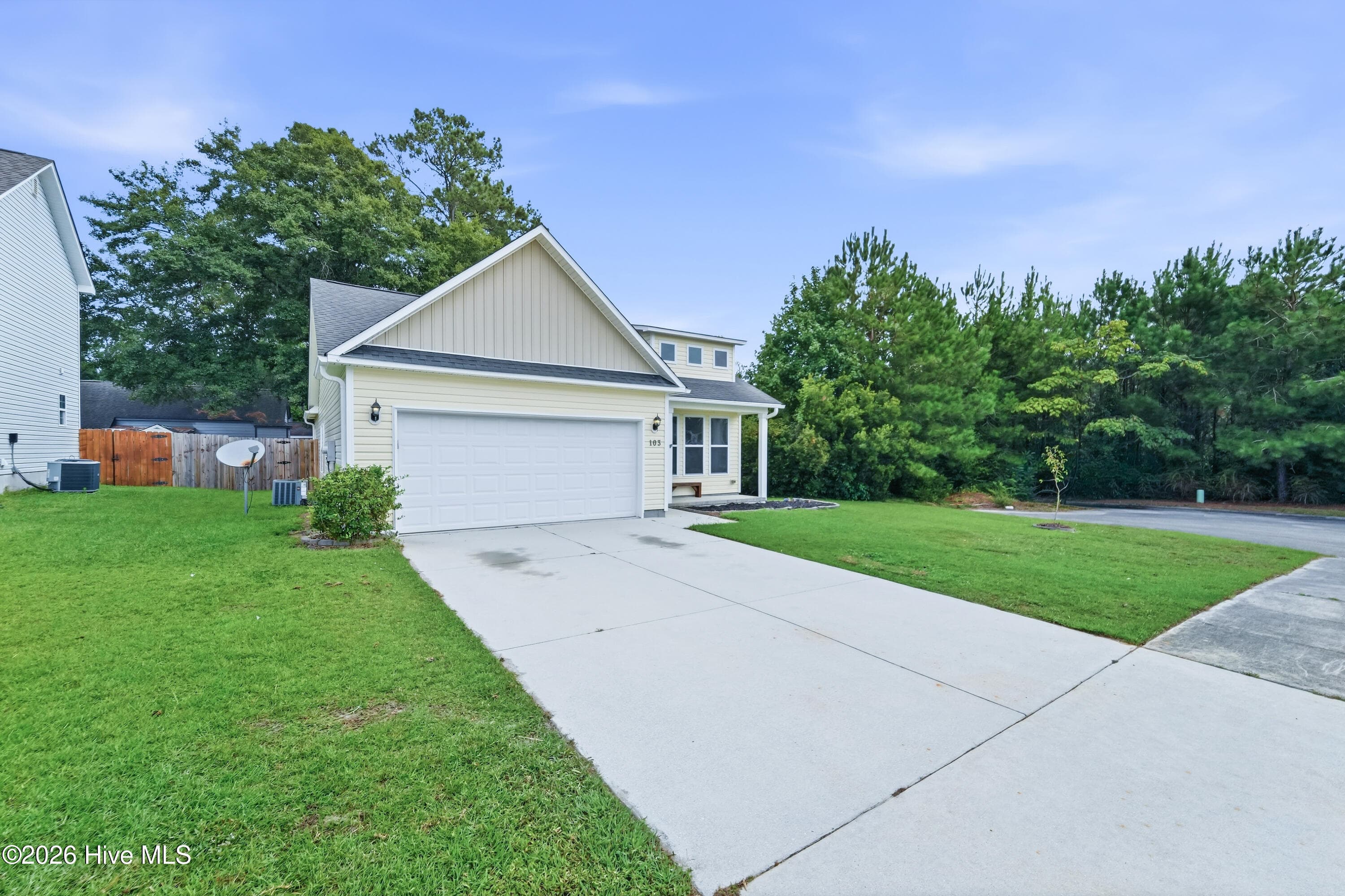 Single Family Residence at 103 Forsythia Court, Jacksonville, NC 28546, photo 4 of 48