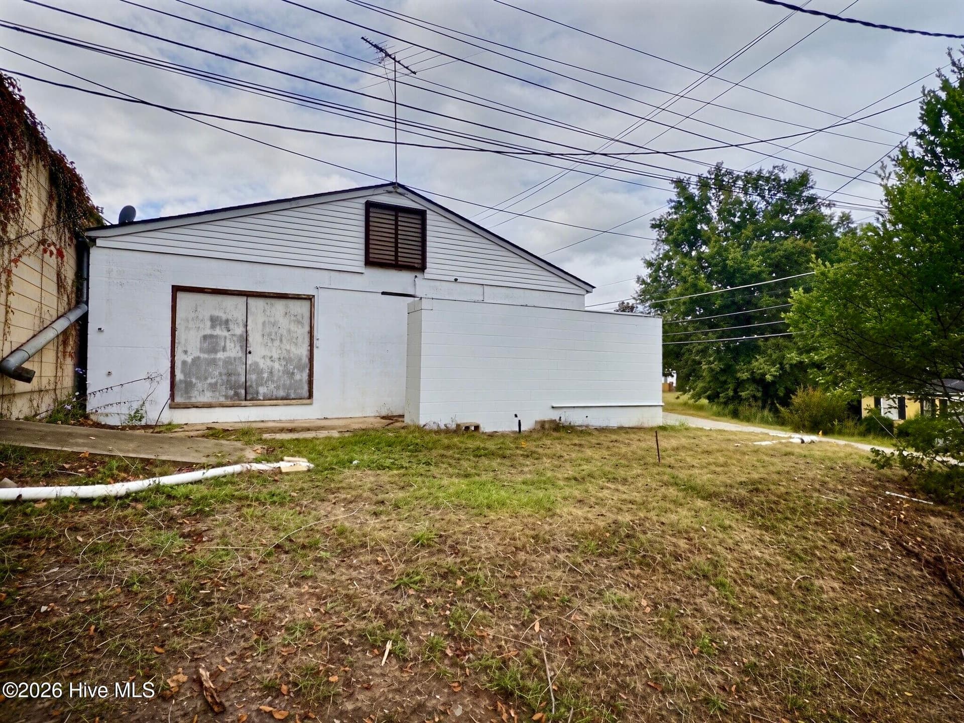 Business at 212 Lynch Street, Edgefield, SC 29824, photo 7 of 17