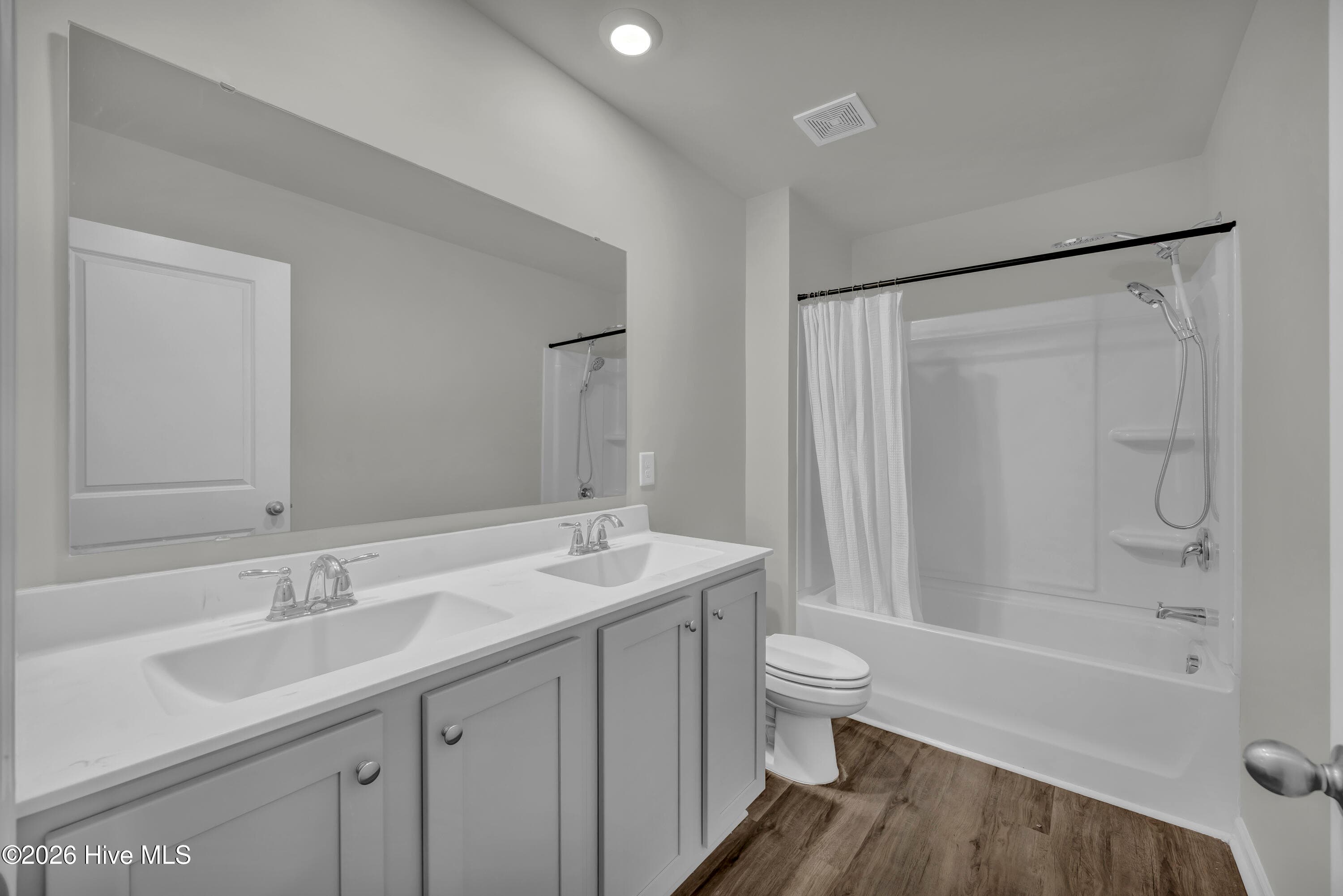 Single Family Residence at 824 Delta Court, Wilmington, NC 28401, photo 31 of 32