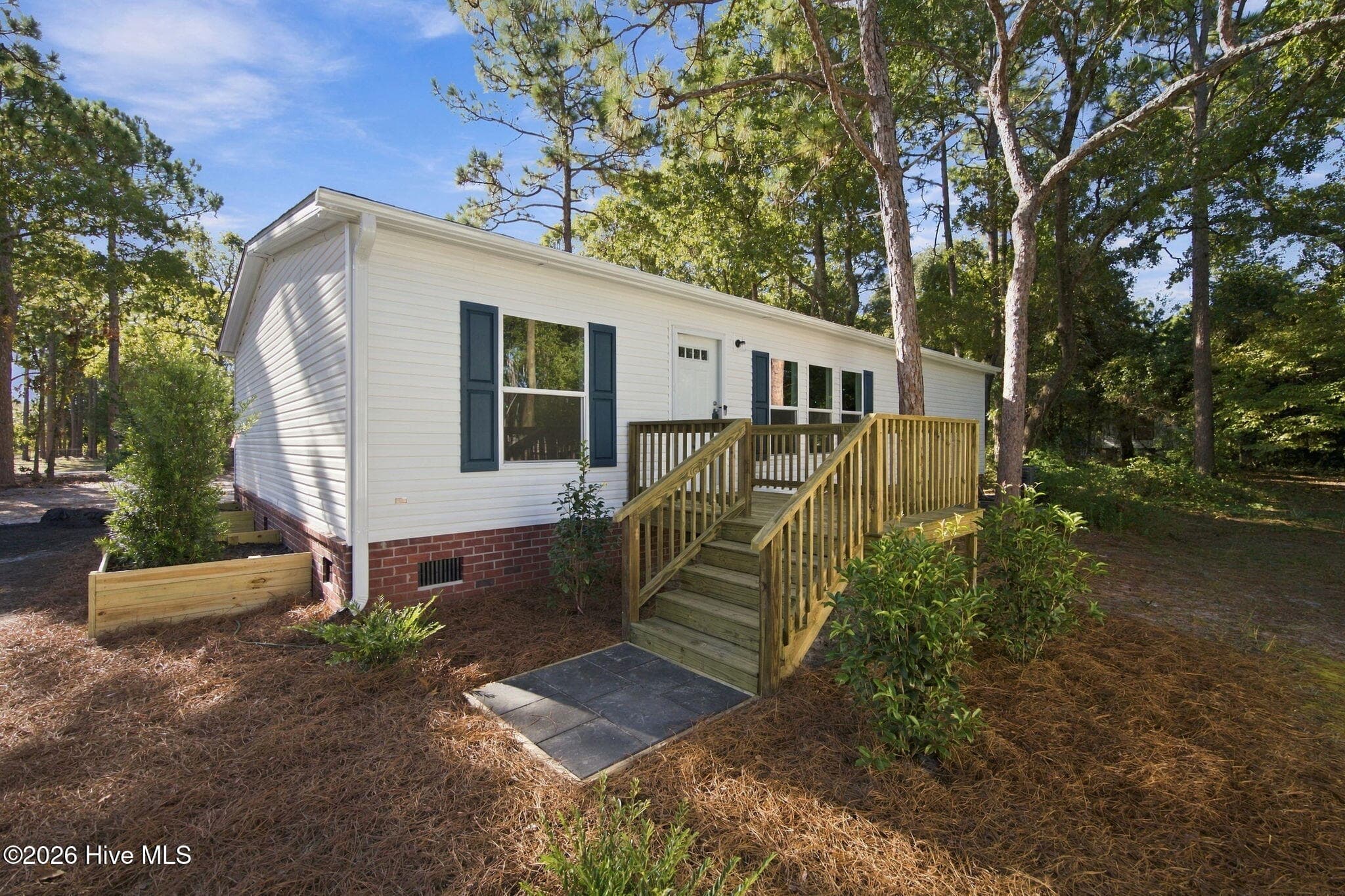 Manufactured Home at 209 Sycamore Road, Southport, NC 28461, photo 8 of 167