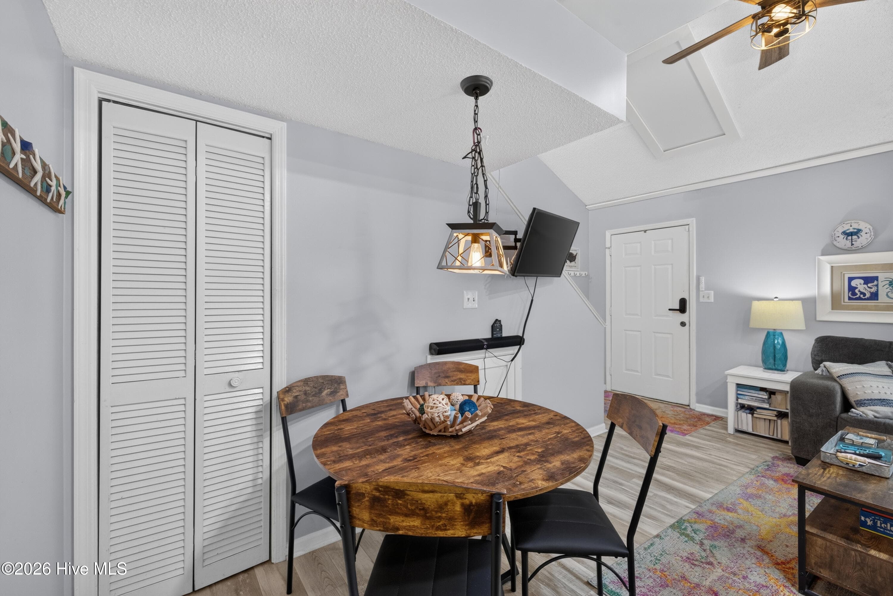 Cozy dining area - 301 Bay Circle, North Topsail Beach, NC 28460, North Topsail Beach