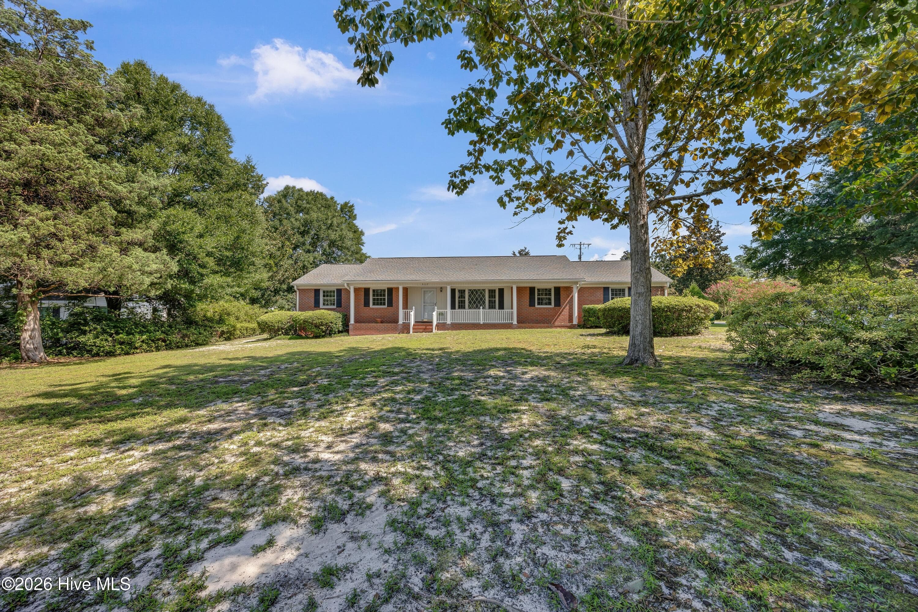 Single Family Residence at 5137 Clear Run Drive, Wilmington, NC 28403, photo 3 of 25