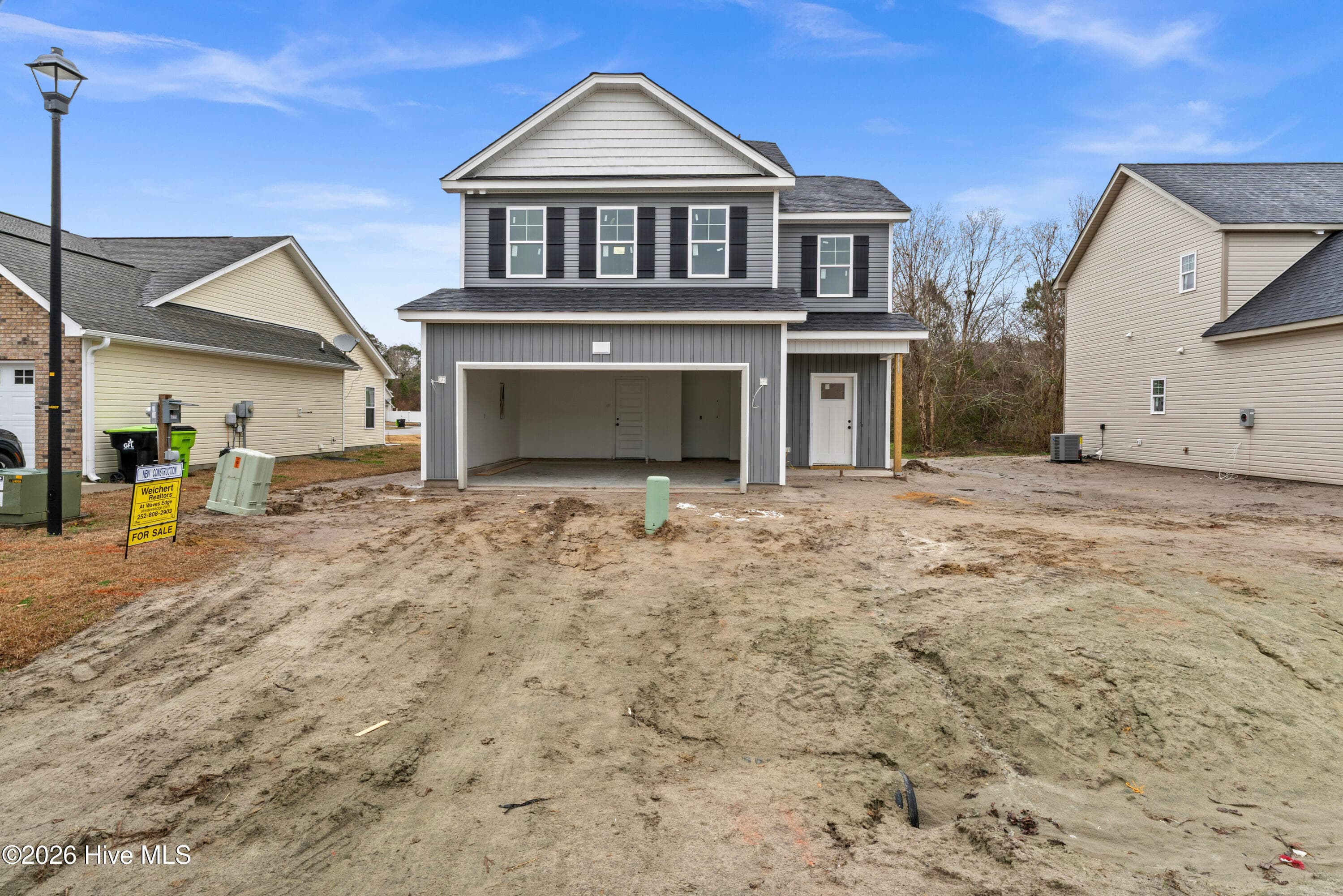 Single Family Residence at 318 Hawks Bluff Drive, New Bern, NC 28560, photo 4 of 109