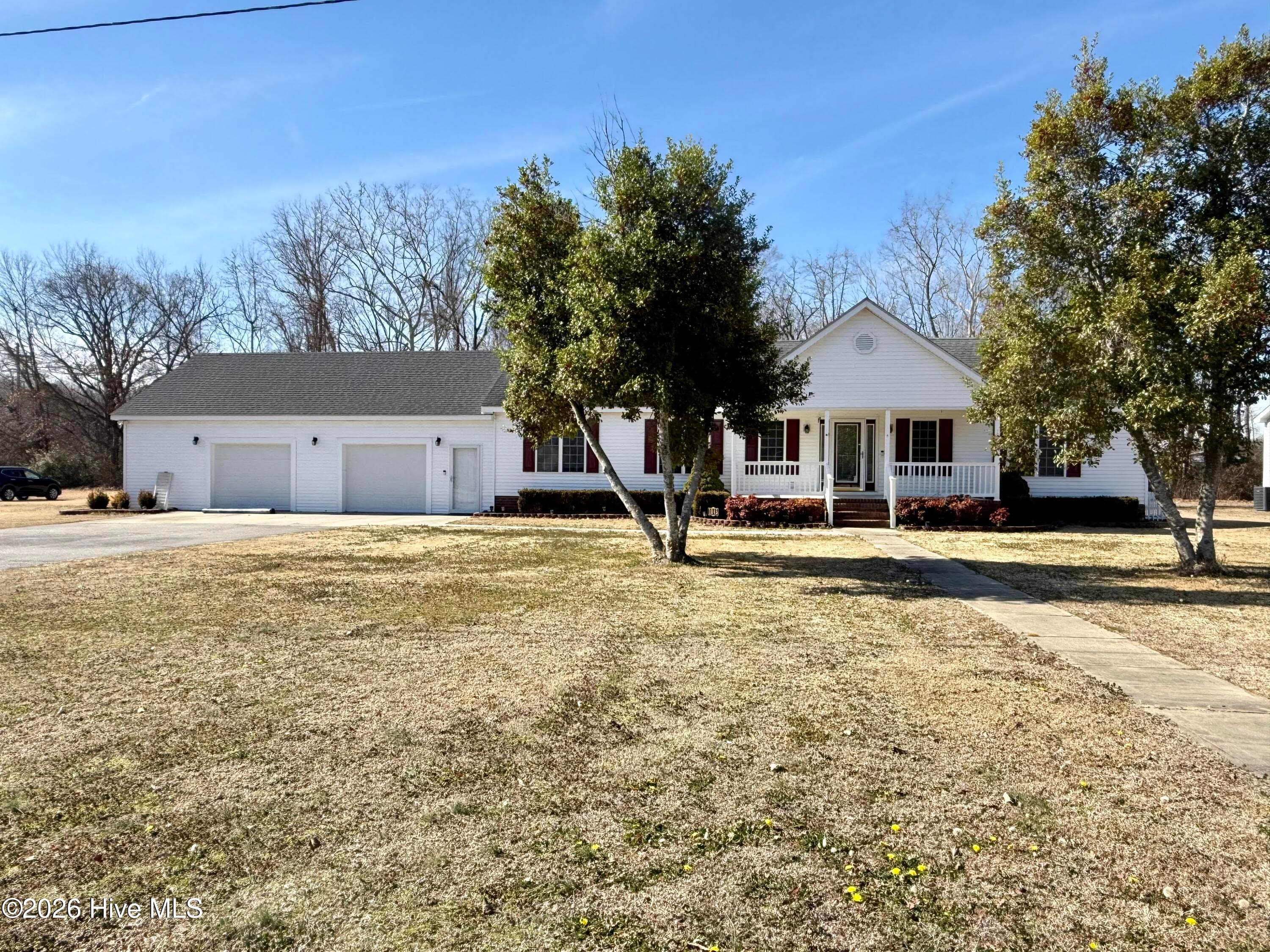 Manufactured Home at 1045 Mascot Lane, Williamston, NC 27892, Williamston, photo 2 of 64