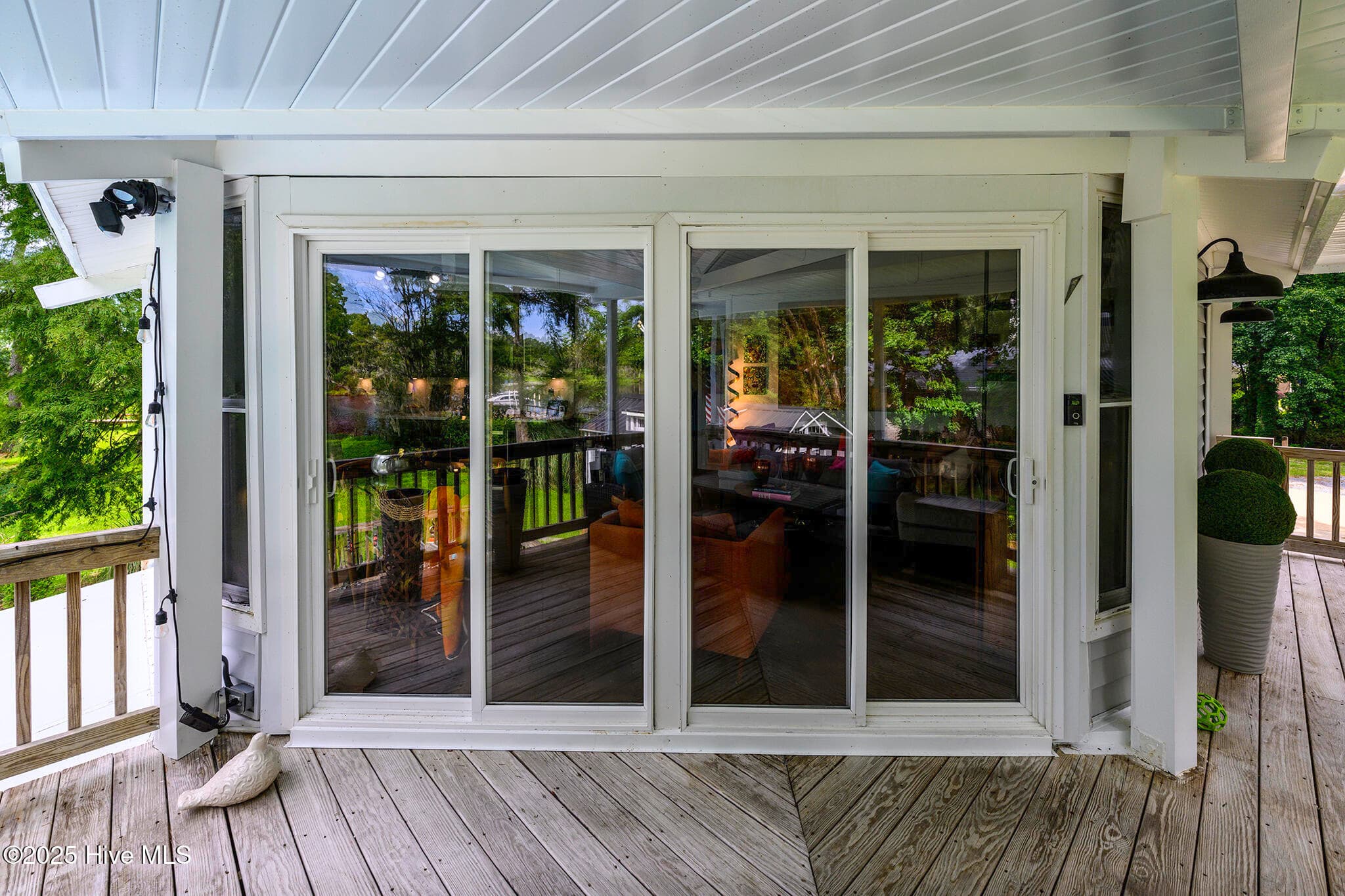Single Family Residence at 210 Gangplank Road, New Bern, NC 28562, photo 14 of 86