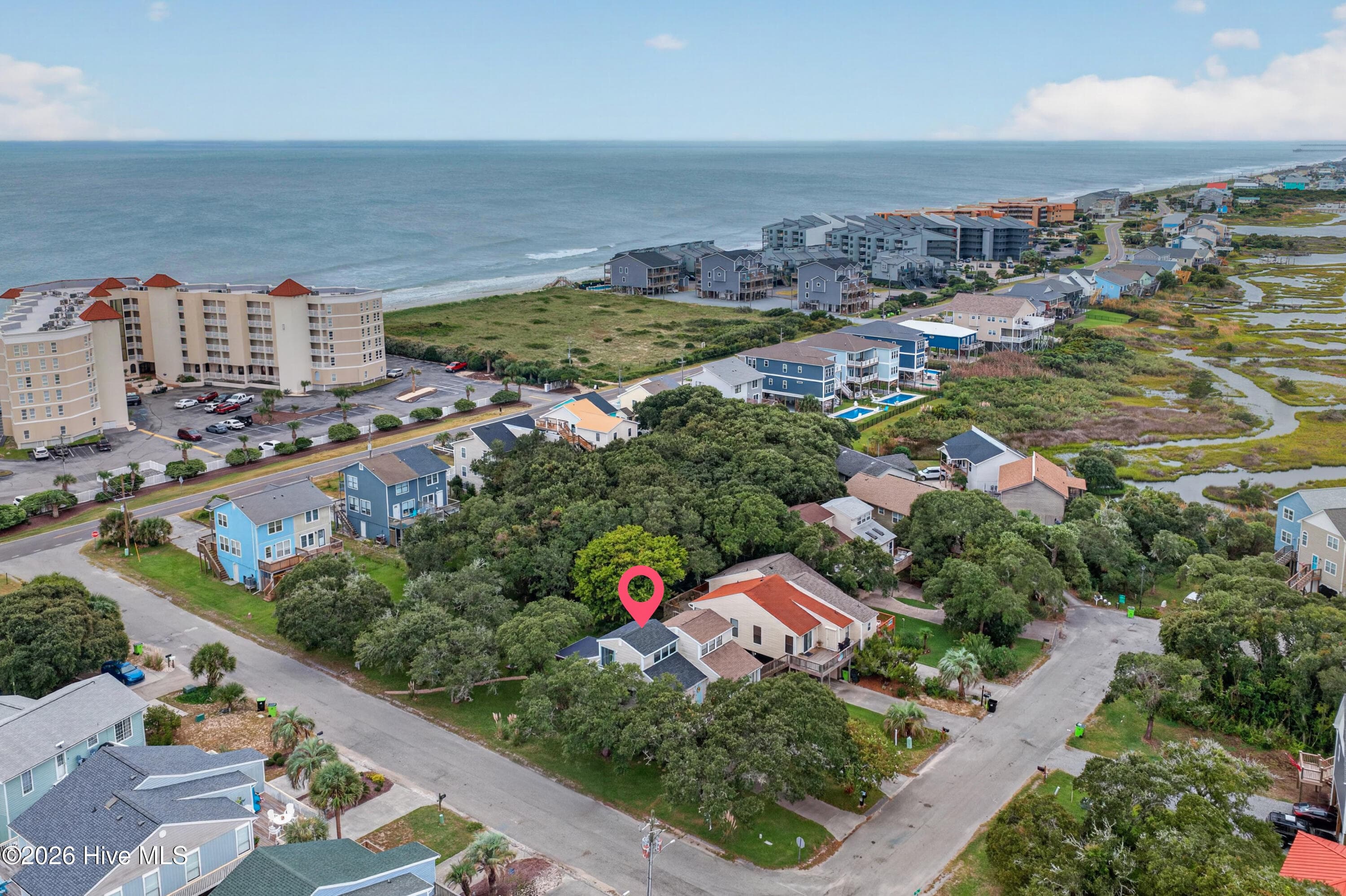 Short walk to beach! - 301 Bay Circle, North Topsail Beach, NC 28460