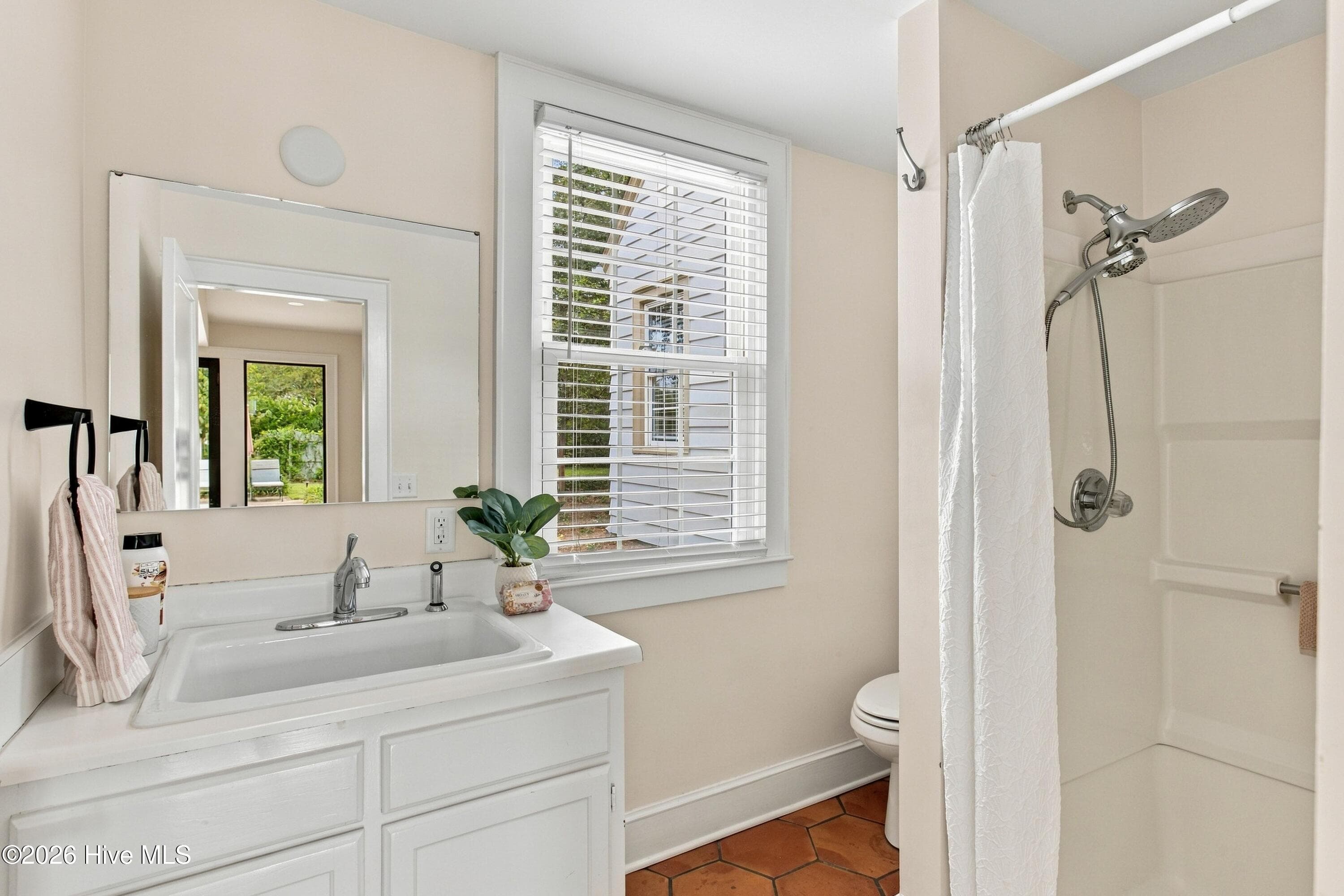 Single Family Residence at 2901 Oleander Drive, Wilmington, NC 28403, Wilmington, photo 49 of 85