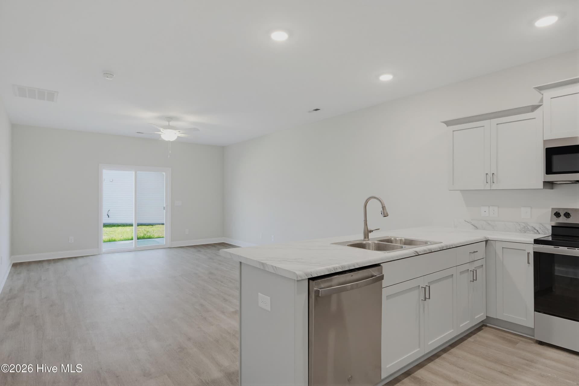 Townhouse at 208 Sandpiper Place, Holly Ridge, NC 28445, photo 13 of 23