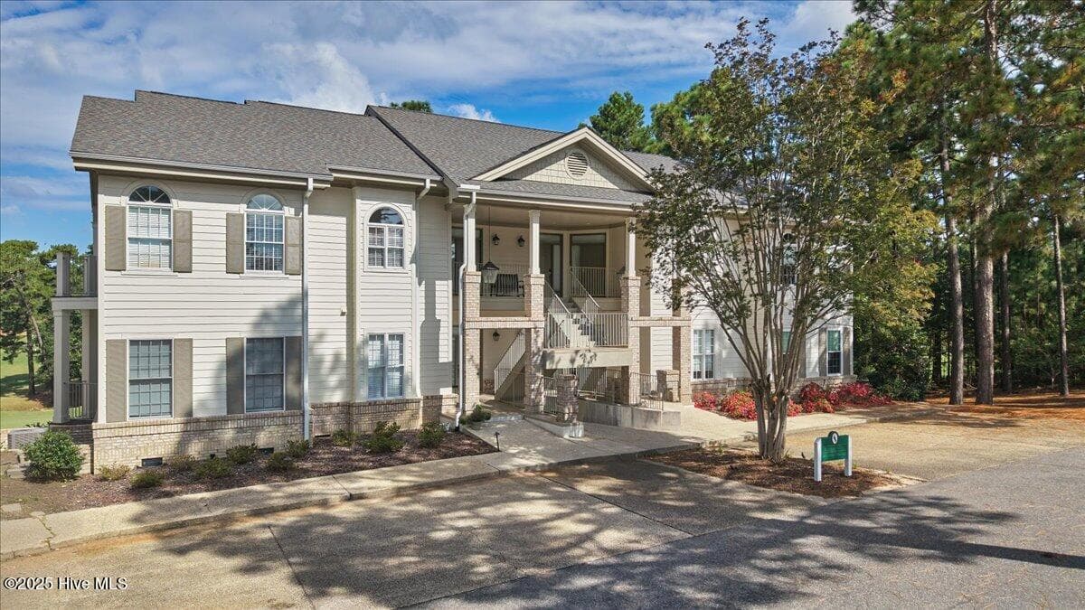 Great location close to Pinehurst County Club Clubhouse, Golf, Tennis, Swimming Pool. - 240 Cochrane Castle Circle Apt E, Pinehurst, NC 28374
