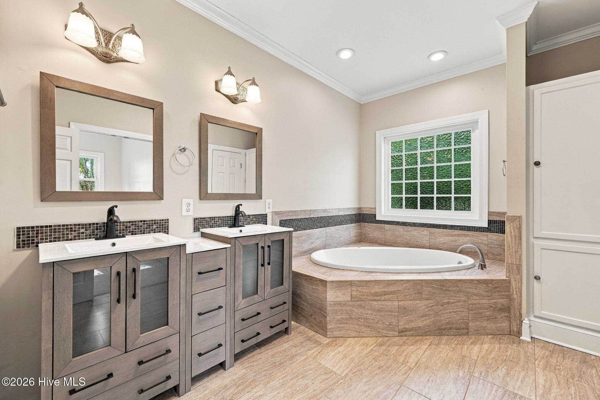 Owners Bathroom - 516 Long Point Road, Chocowinity, NC 27817