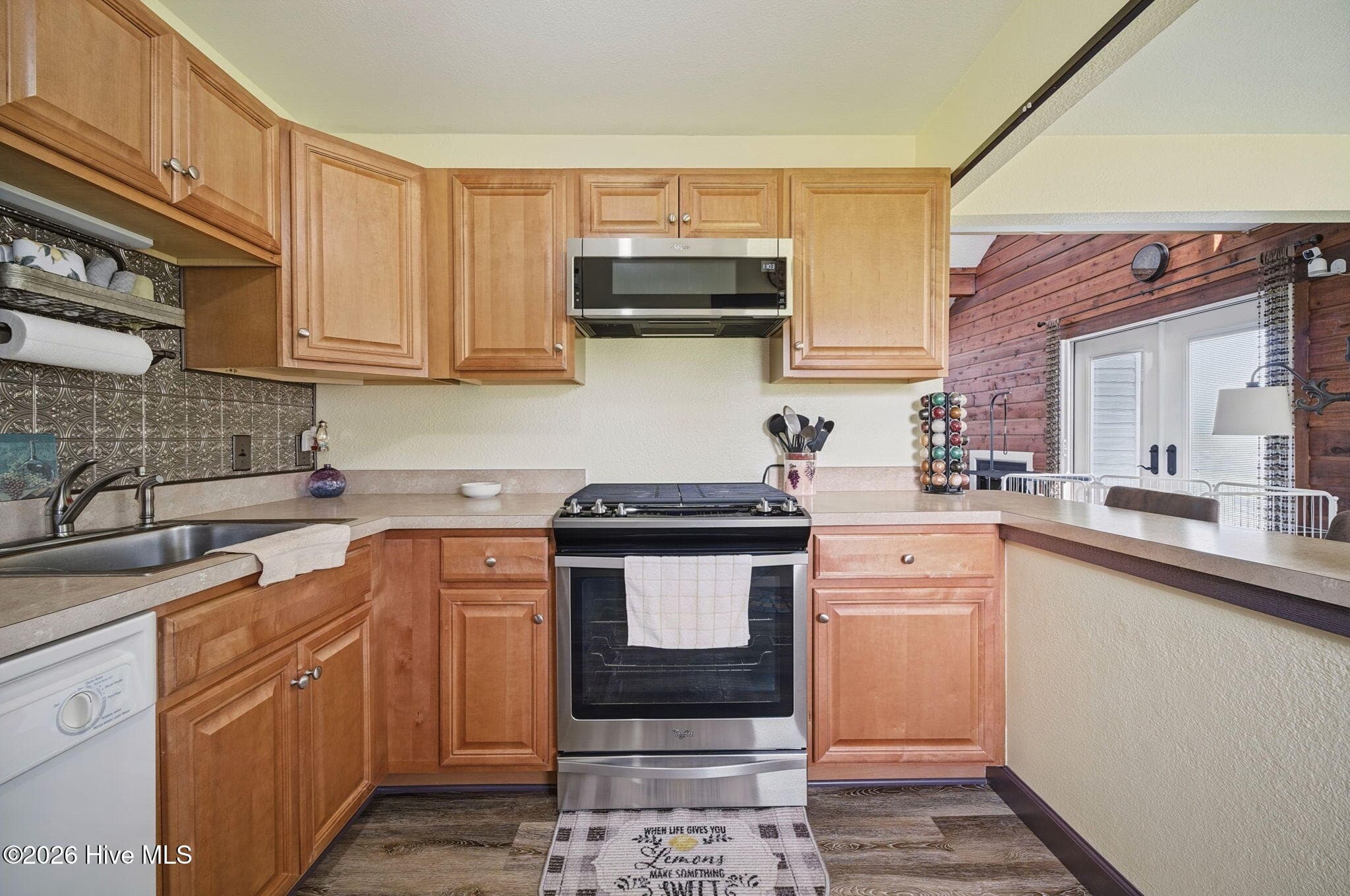 Single Family Residence at 112 Canadian Goose Drive, Currituck, NC 27929, photo 11 of 32