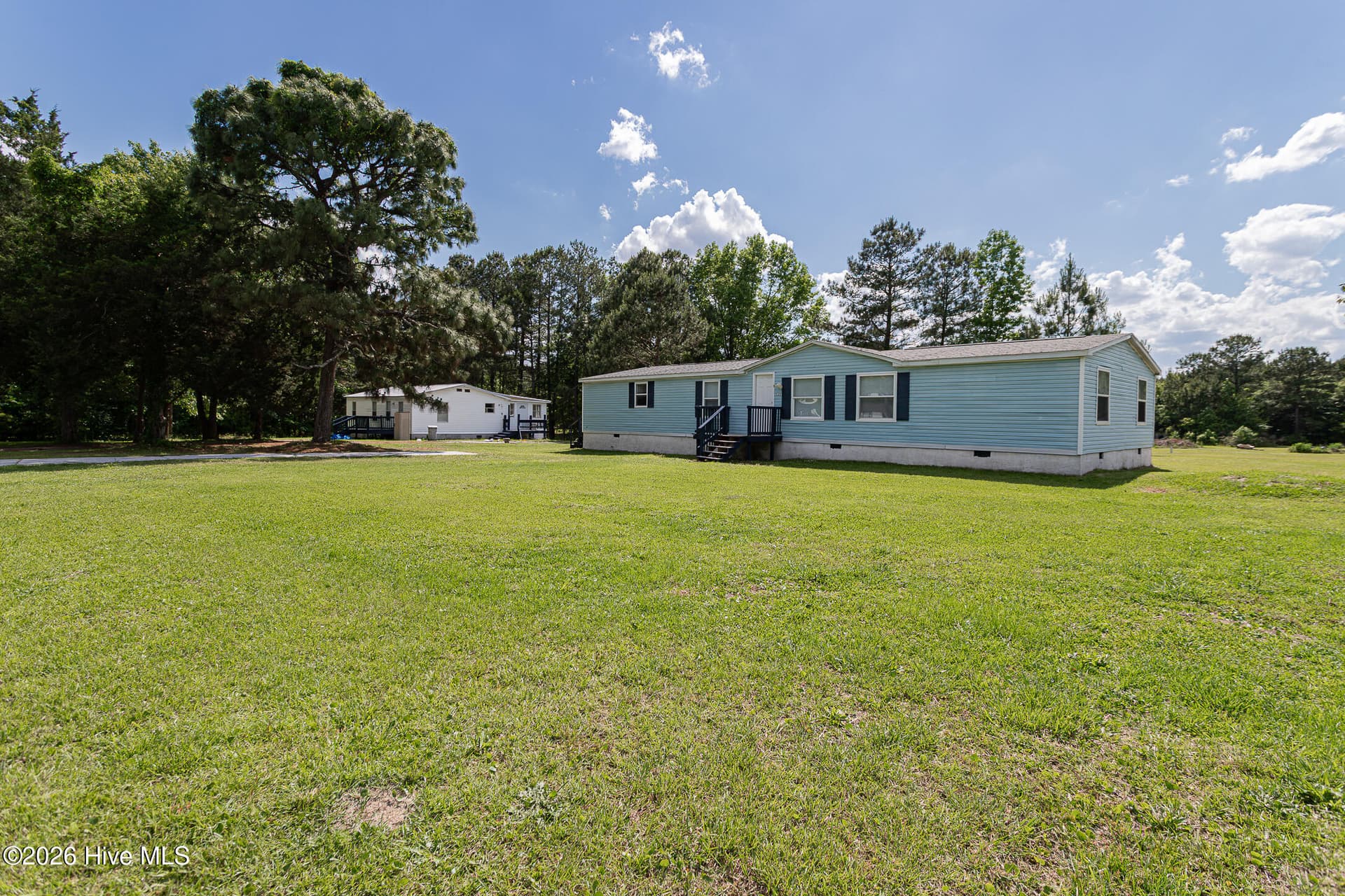 Manufactured Home at 122 Woodbrook Drive, Midway Park, NC 28544, photo 4 of 47