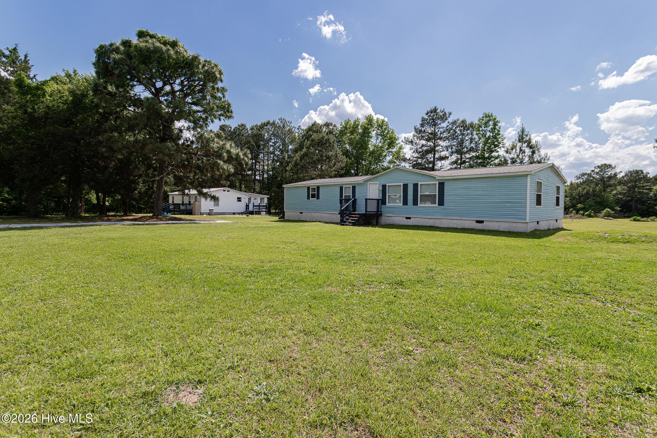 Manufactured Home at 122 Woodbrook Drive, Midway Park, NC 28544, photo 4 of 47