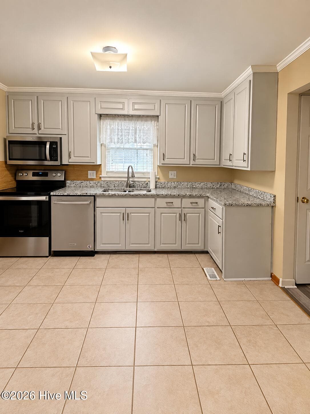 Single Family Residence at 500 Dale Street SW, Wilson, NC 27893, photo 3 of 27