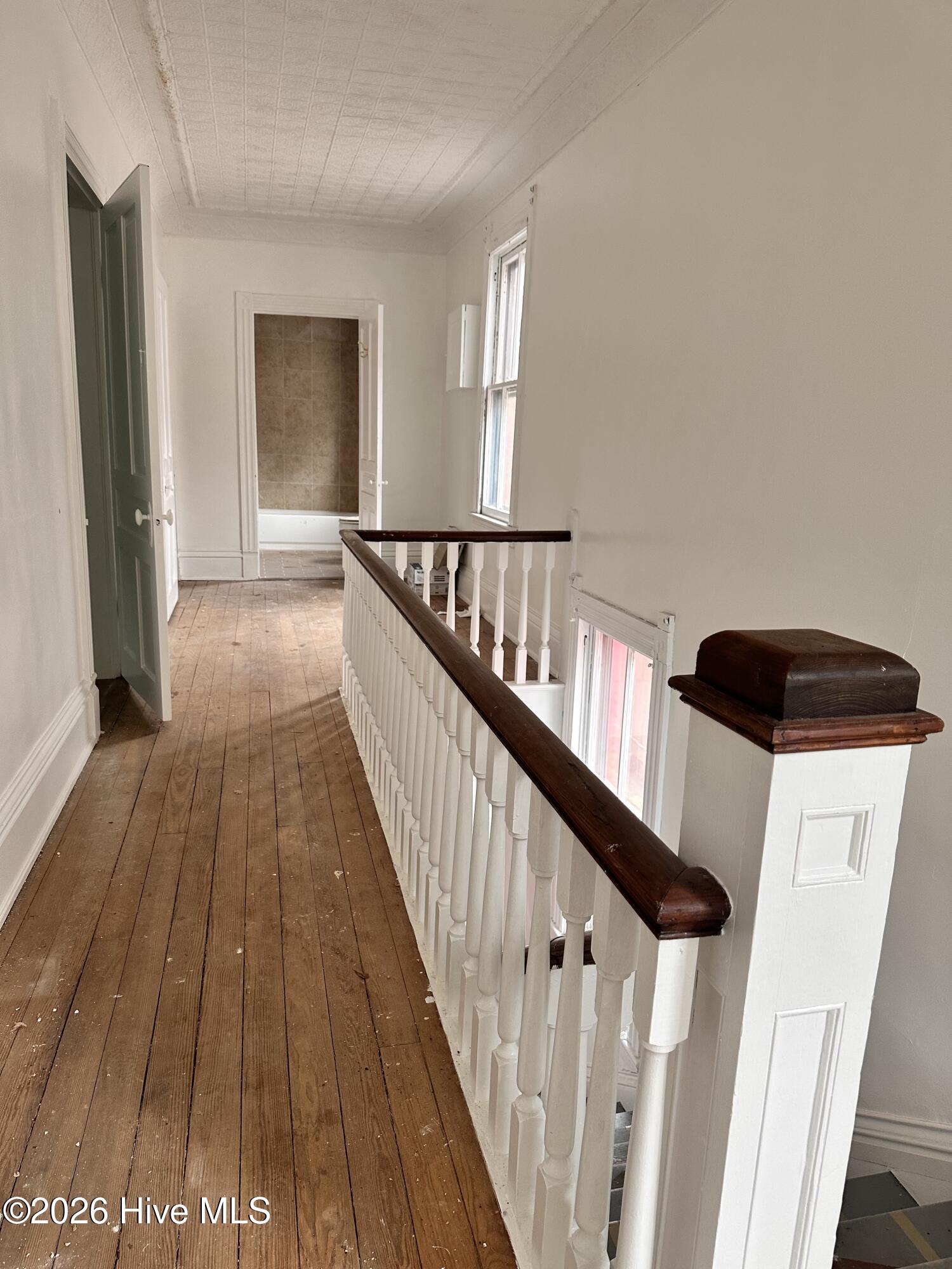 Single Family Residence at 1209 National Avenue, New Bern, NC 28560, photo 6 of 8